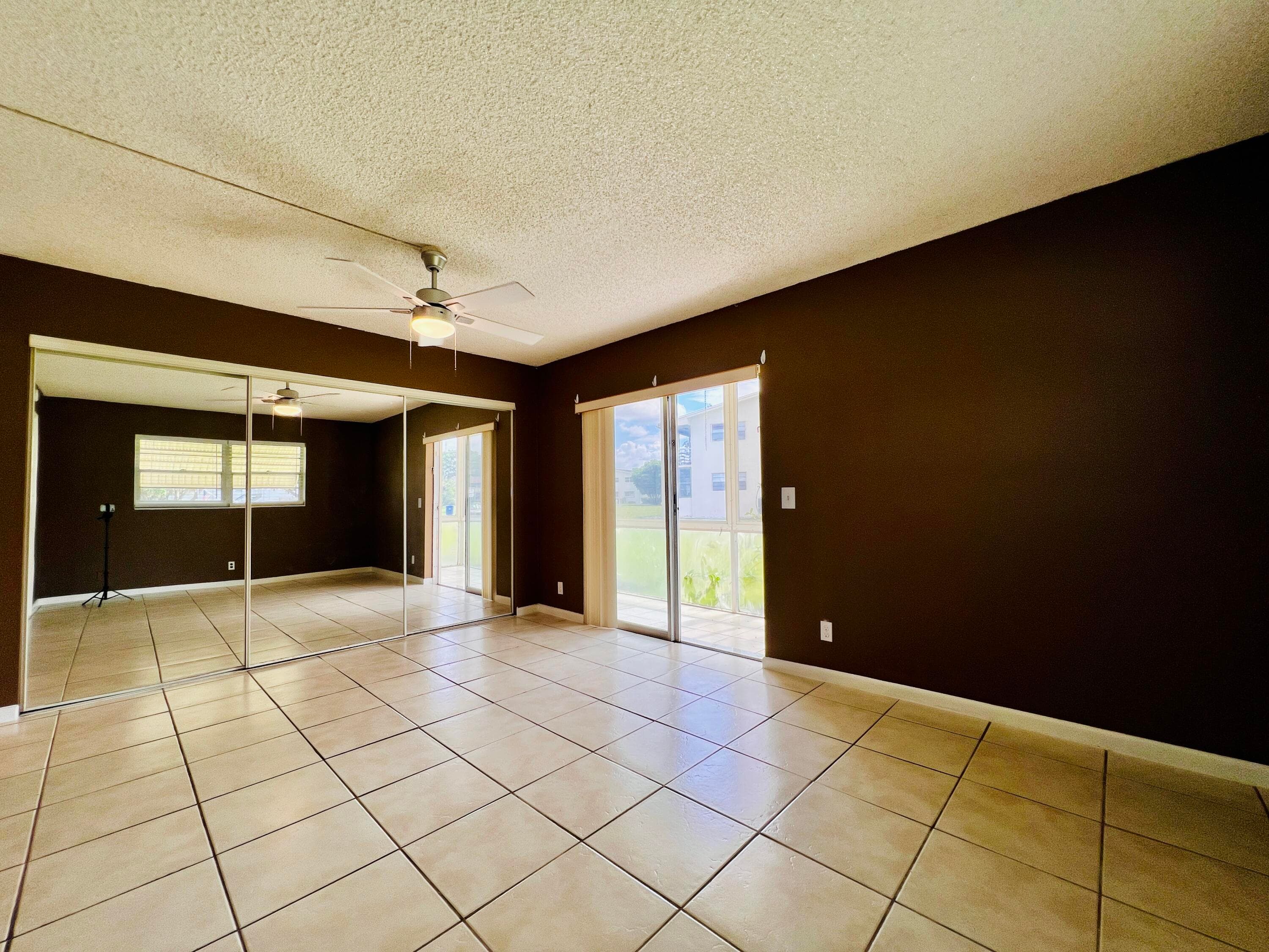 300 Camden M, West Palm Beach, FL 33417 — photo 7 of 16