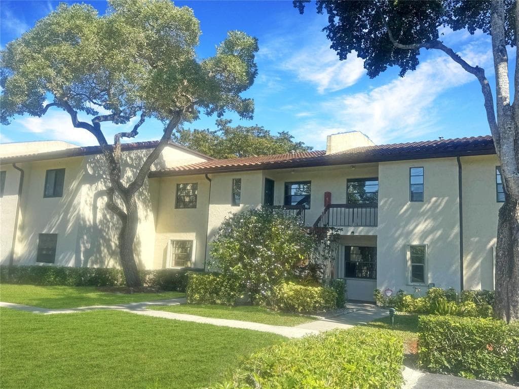 21839 Arriba Real 10g, Boca Raton, FL 33433 — photo 1 of 33