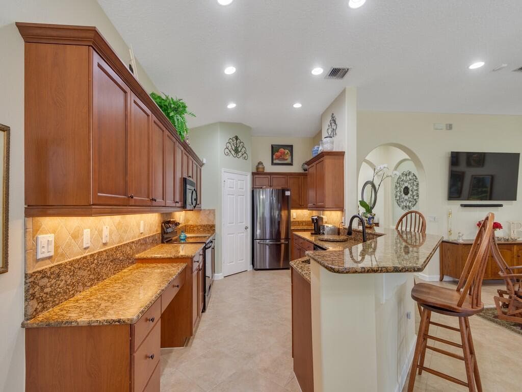 2794 W Brookfield Way, Vero Beach, FL 32966 — photo 5 of 28