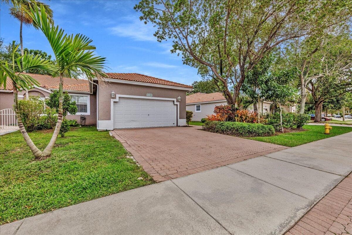 7600 S Aragon Boulevard 3, Sunrise, FL 33322 — photo 3 of 45
