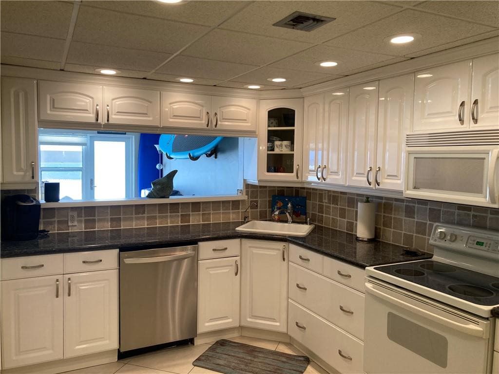 3750 Galt Ocean Drive 102, Fort Lauderdale, FL 33308 — photo 8 of 30
