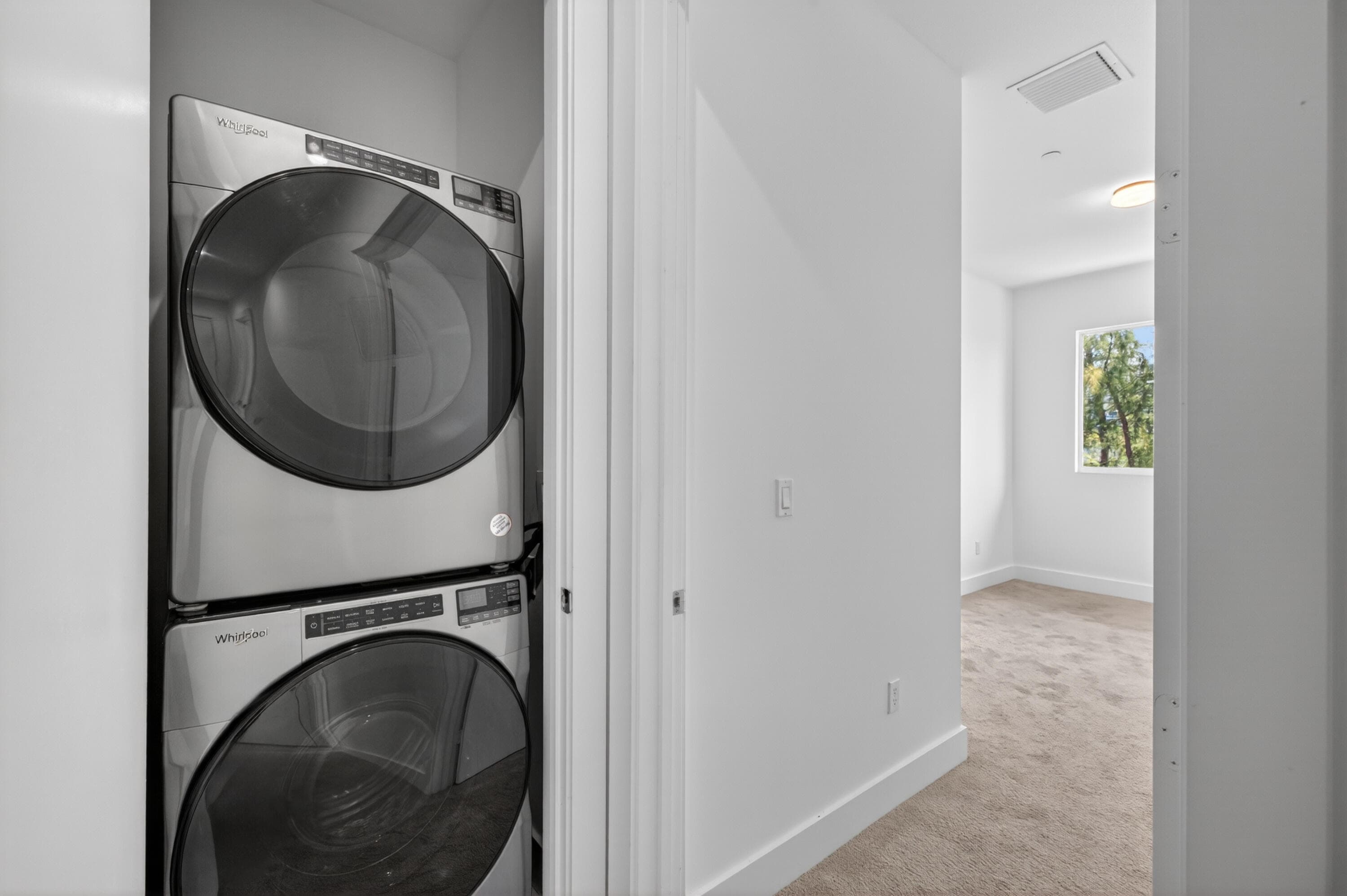 1044 NE 18th Avenue 203, Fort Lauderdale, FL 33304 — photo 32 of 50