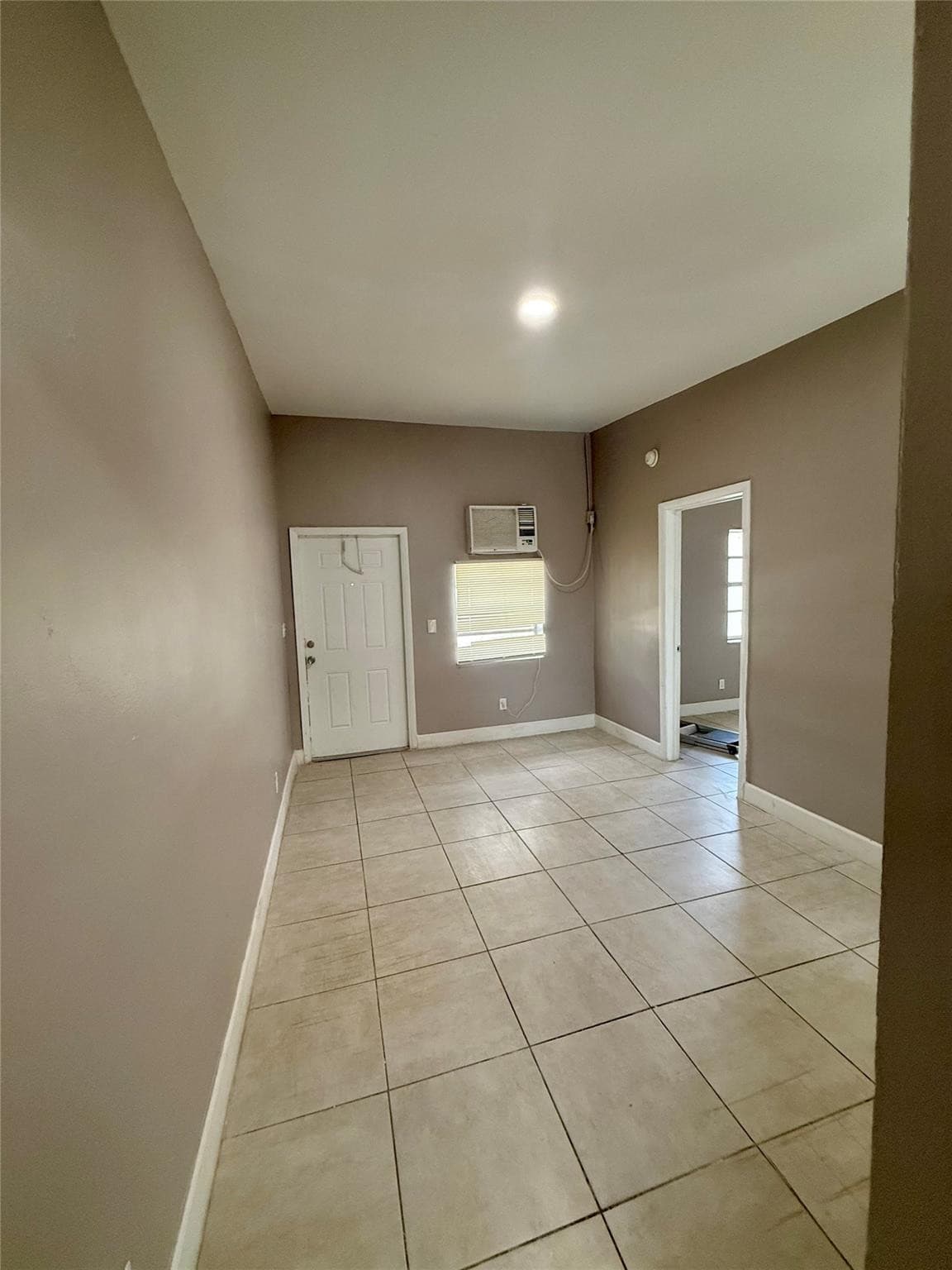 424 NW 15th Terrace, Fort Lauderdale, FL 33311 — photo 3 of 10