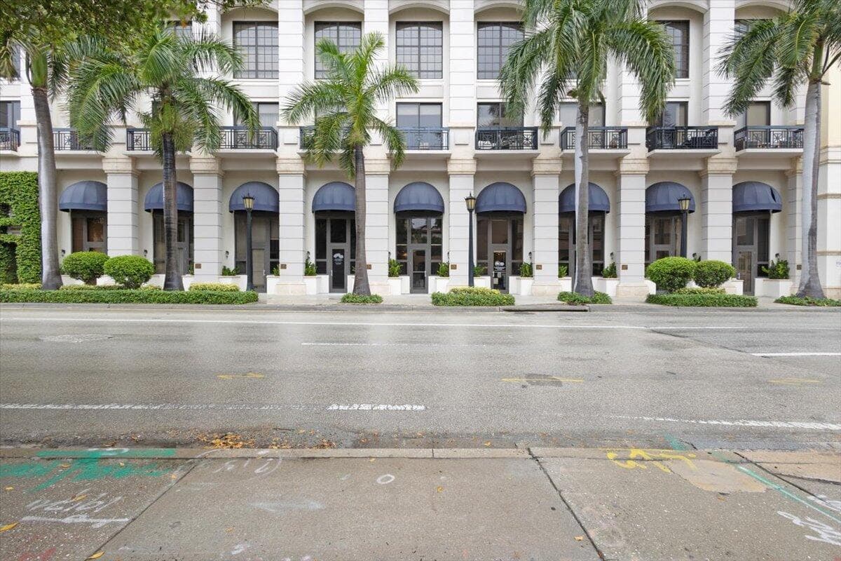 801 S Olive Avenue 105, West Palm Beach, FL 33401 — photo 7 of 59