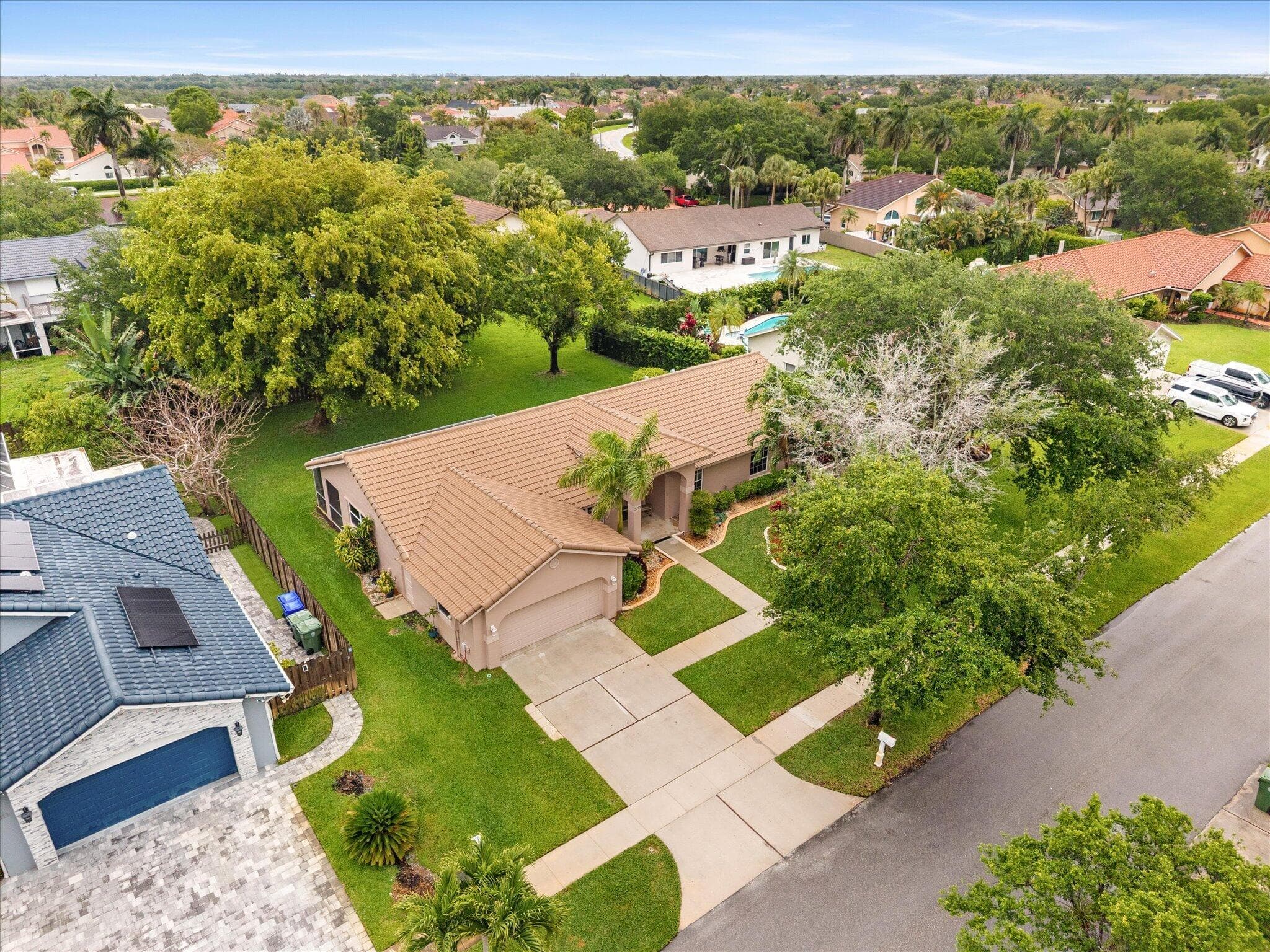 20301 NW 7th Street, Pembroke Pines, FL 33029 — photo 3 of 42