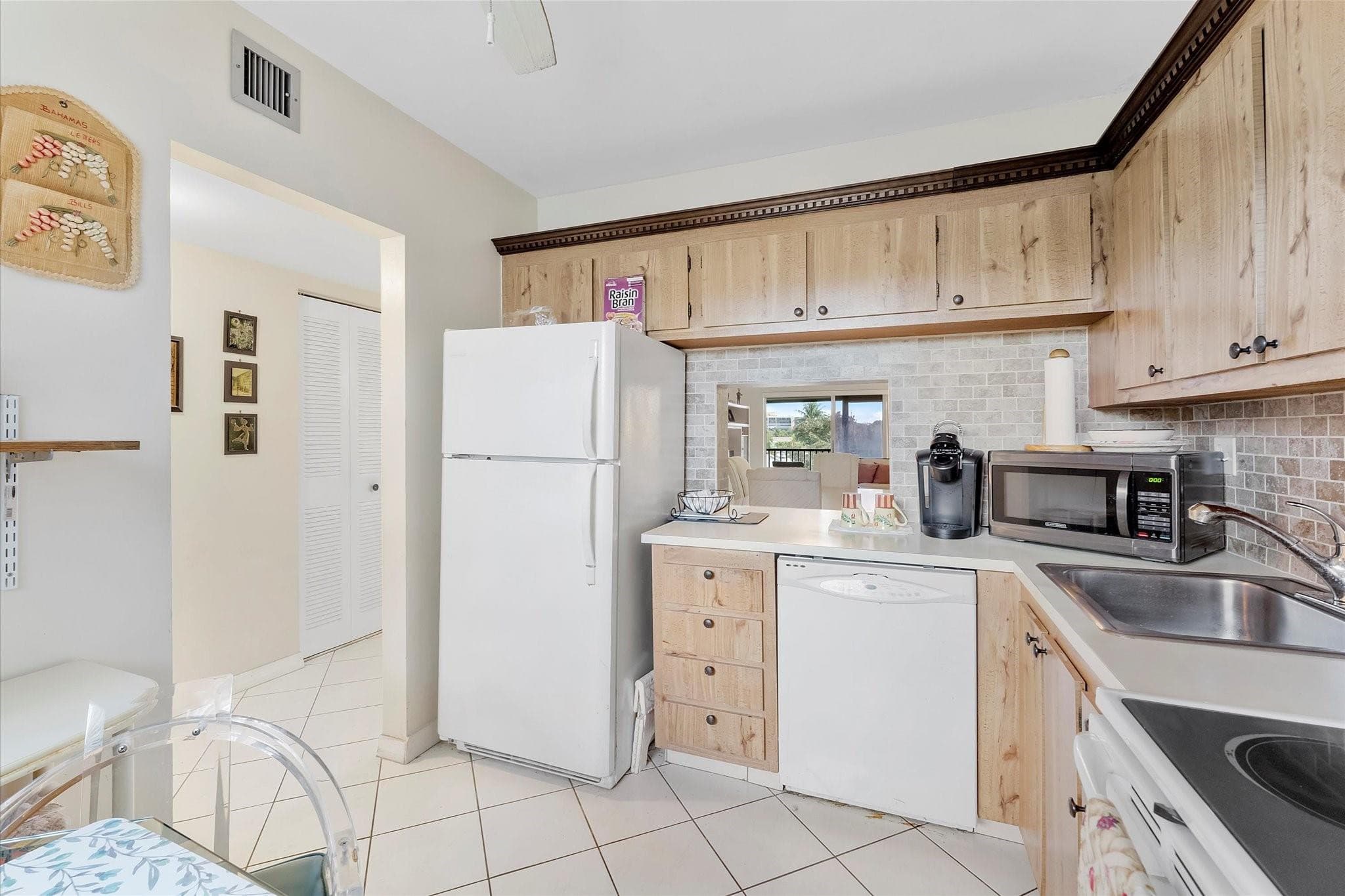 3900 NW 76th Avenue 307, Sunrise, FL 33351 — photo 10 of 27