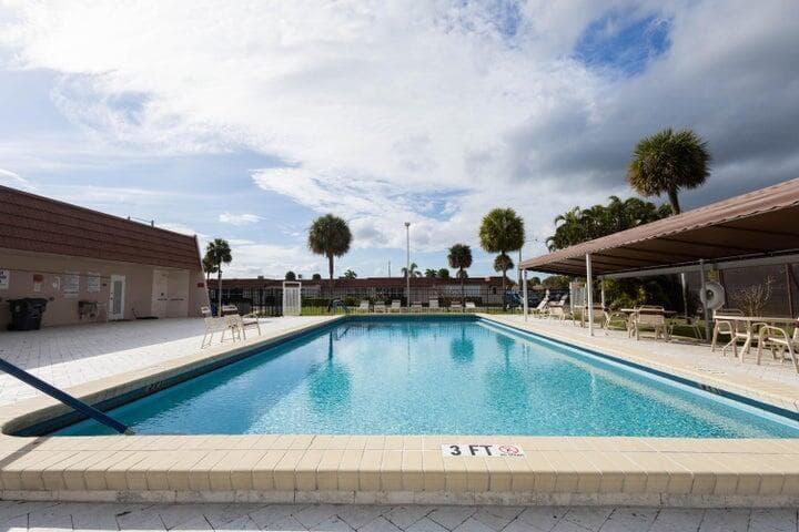 5775 W Fernley Dr Drive W 134, West Palm Beach, FL 33415 — photo 29 of 33