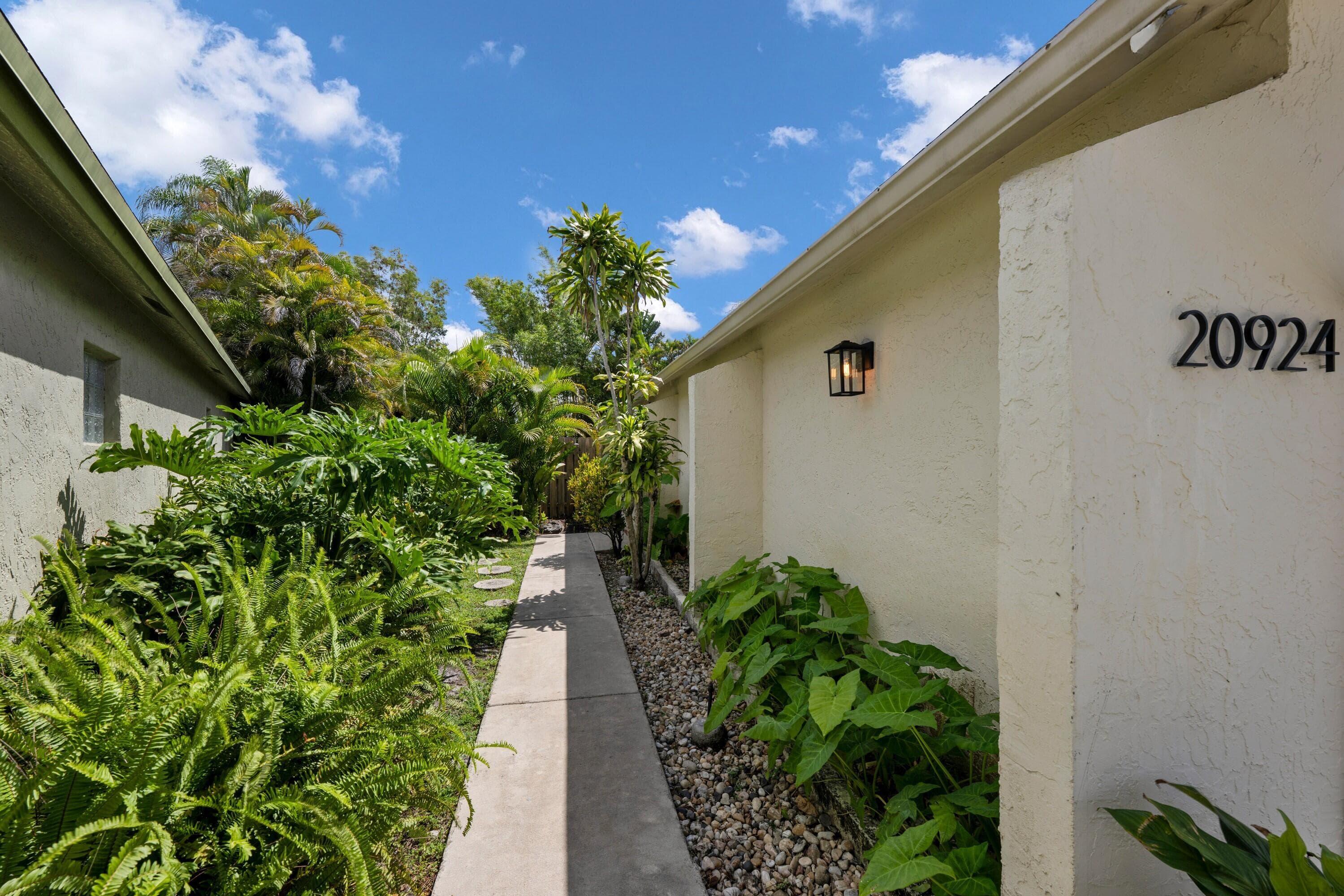 20924 N Springs Terrace, Boca Raton, FL 33428 — photo 9 of 44