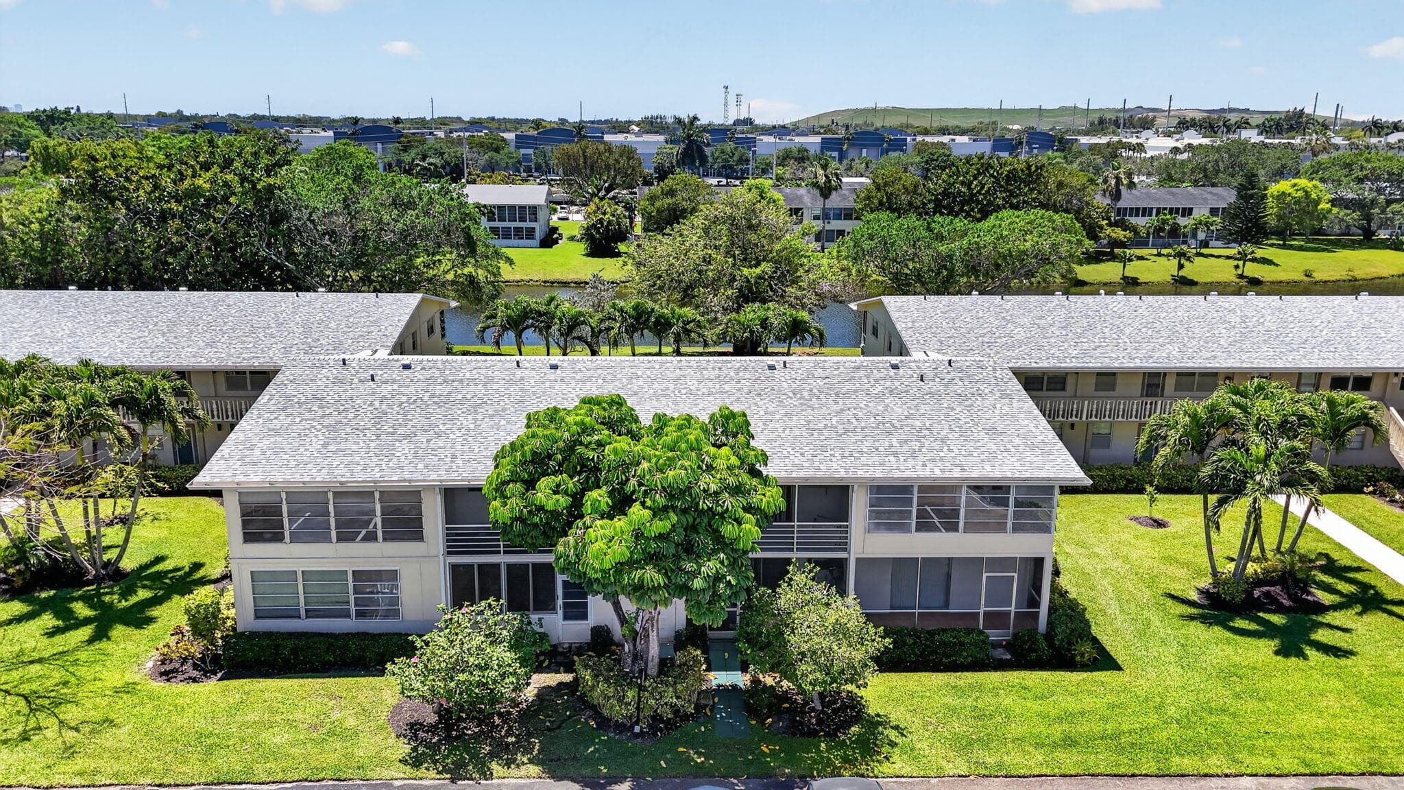 492 W Tilford W, Deerfield Beach, FL 33442 — photo 37 of 97
