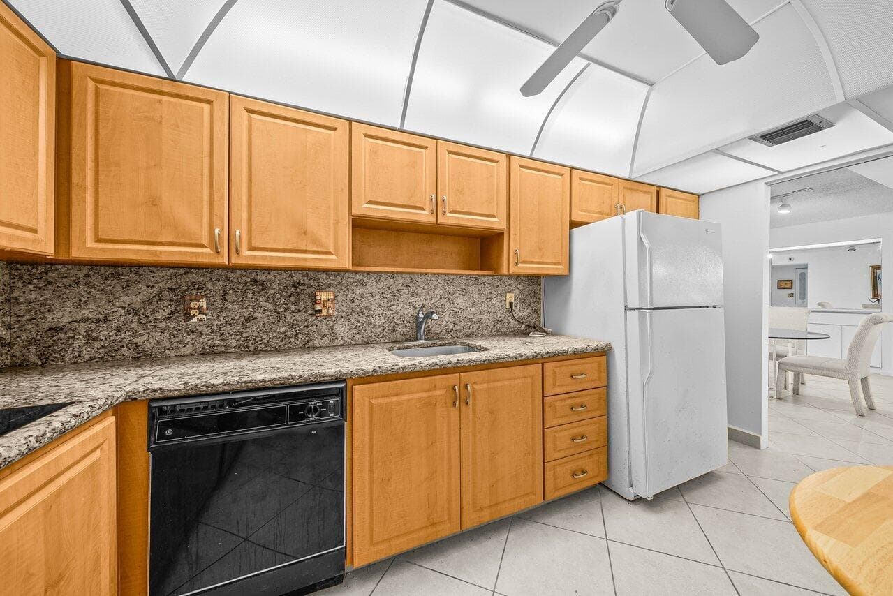 3460 S Ocean Boulevard 6150, Palm Beach, FL 33480 — photo 11 of 34