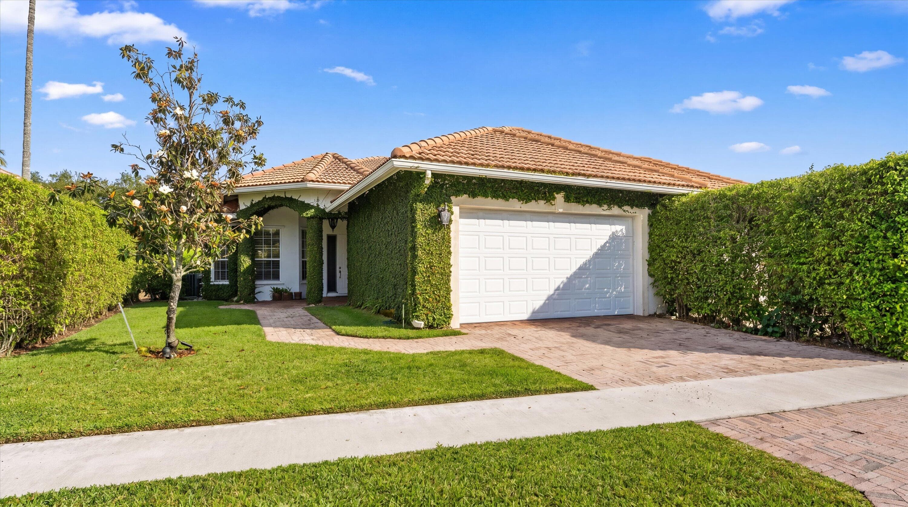 2920 Twin Oaks Way, Wellington, FL 33414 — photo 3 of 35