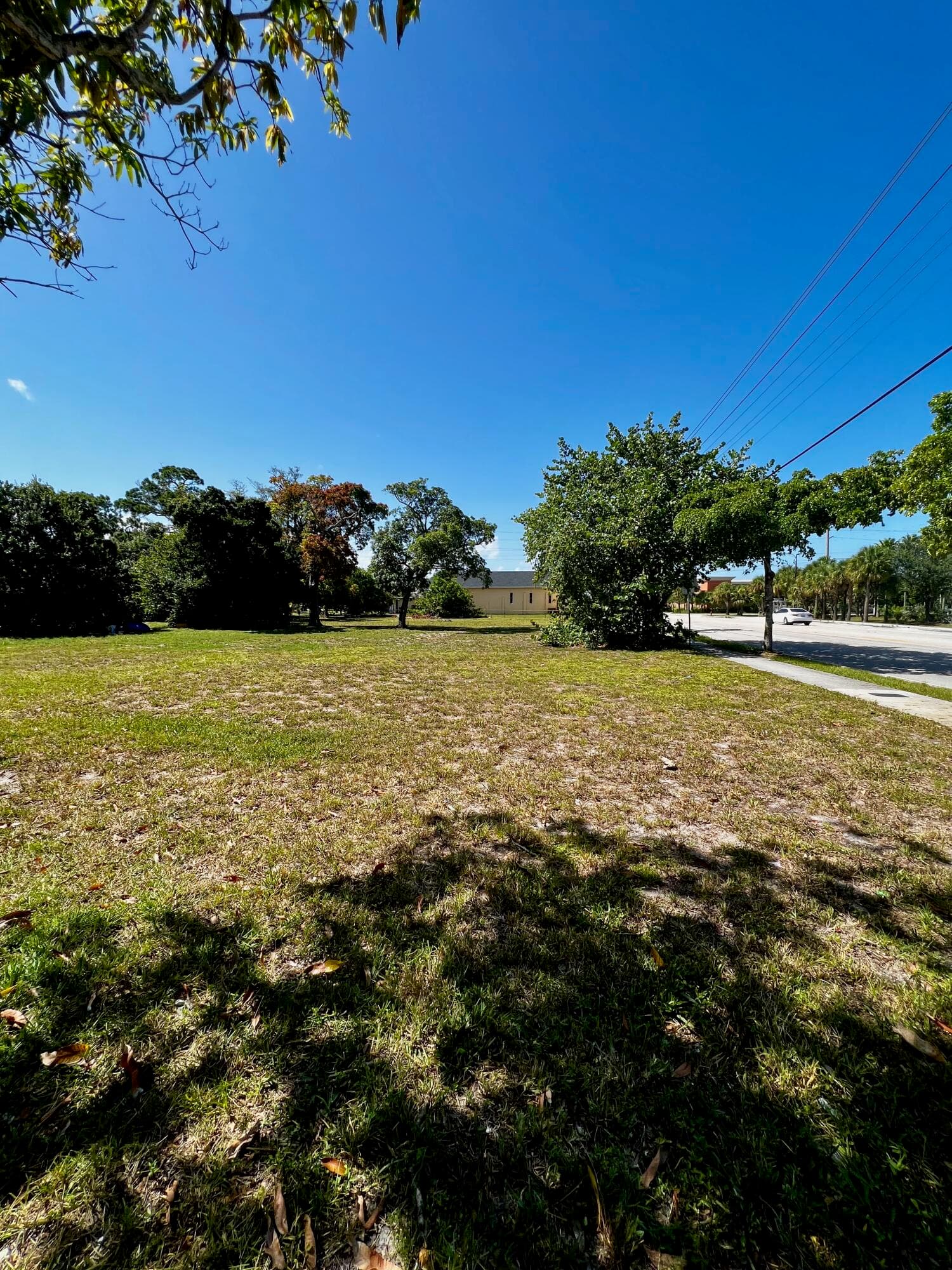 435 NW 7th Avenue, Fort Lauderdale, FL — photo 4 of 12