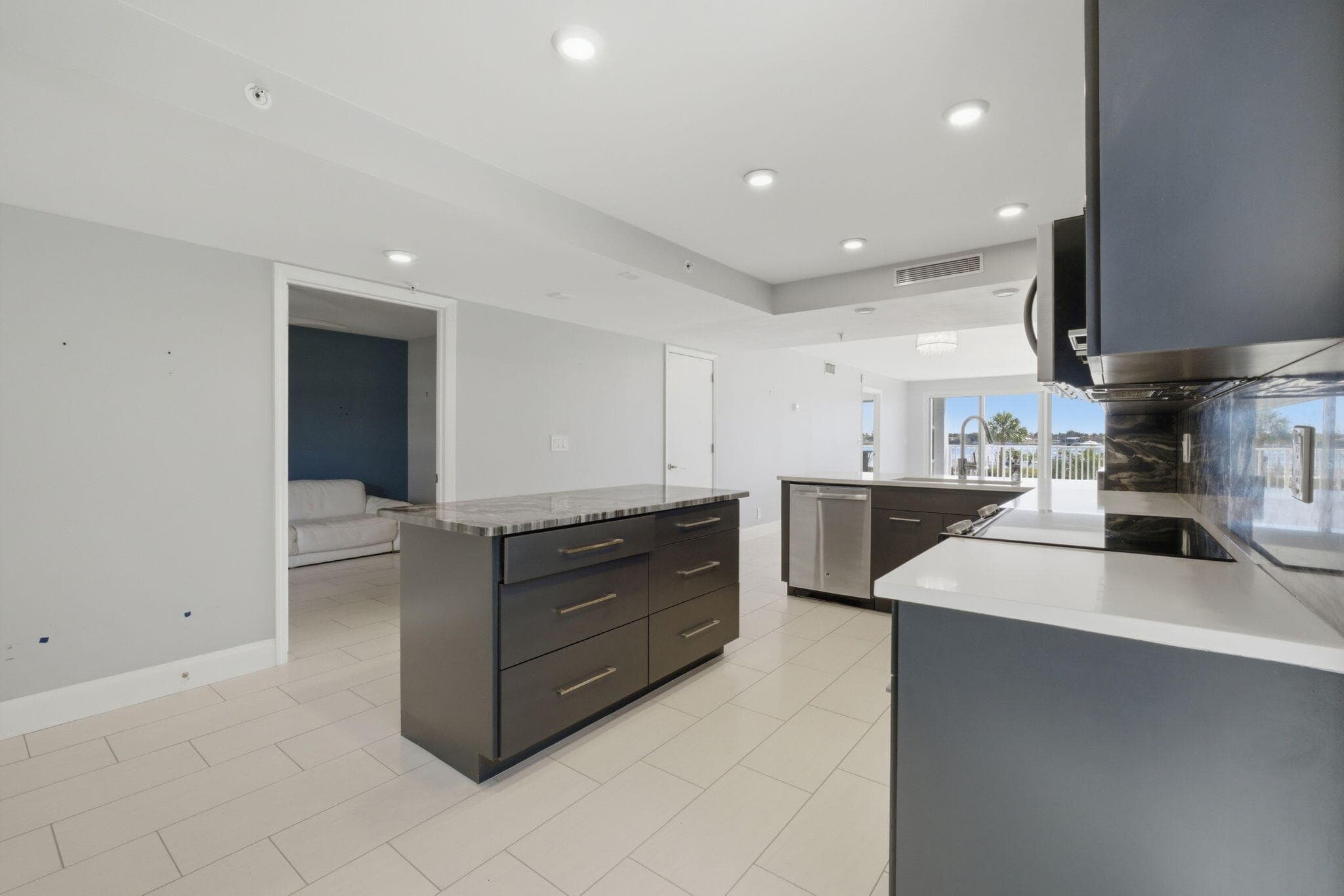 3901 S Flagler Drive 203, West Palm Beach, FL 33405 — photo 2 of 15