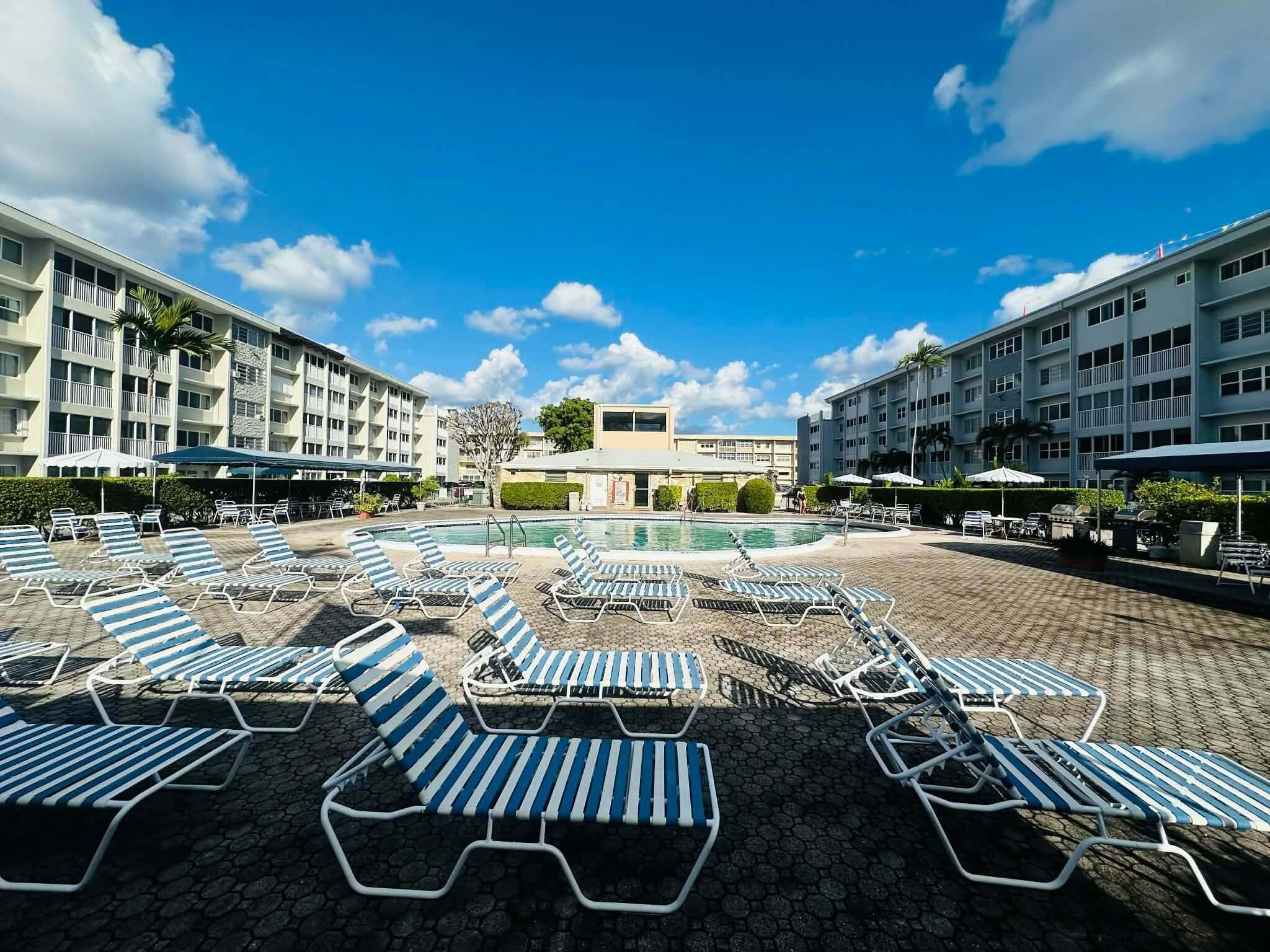 215 SE 3rd Avenue, Hallandale Beach, FL 33009 — photo 13 of 14