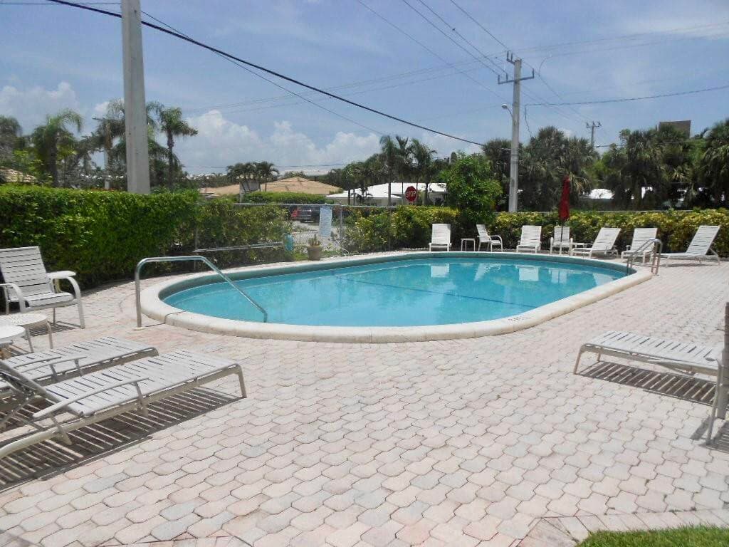 4013 N Ocean Drive N 109, Lauderdale-By-The-Sea, FL 33308 — photo 23 of 51
