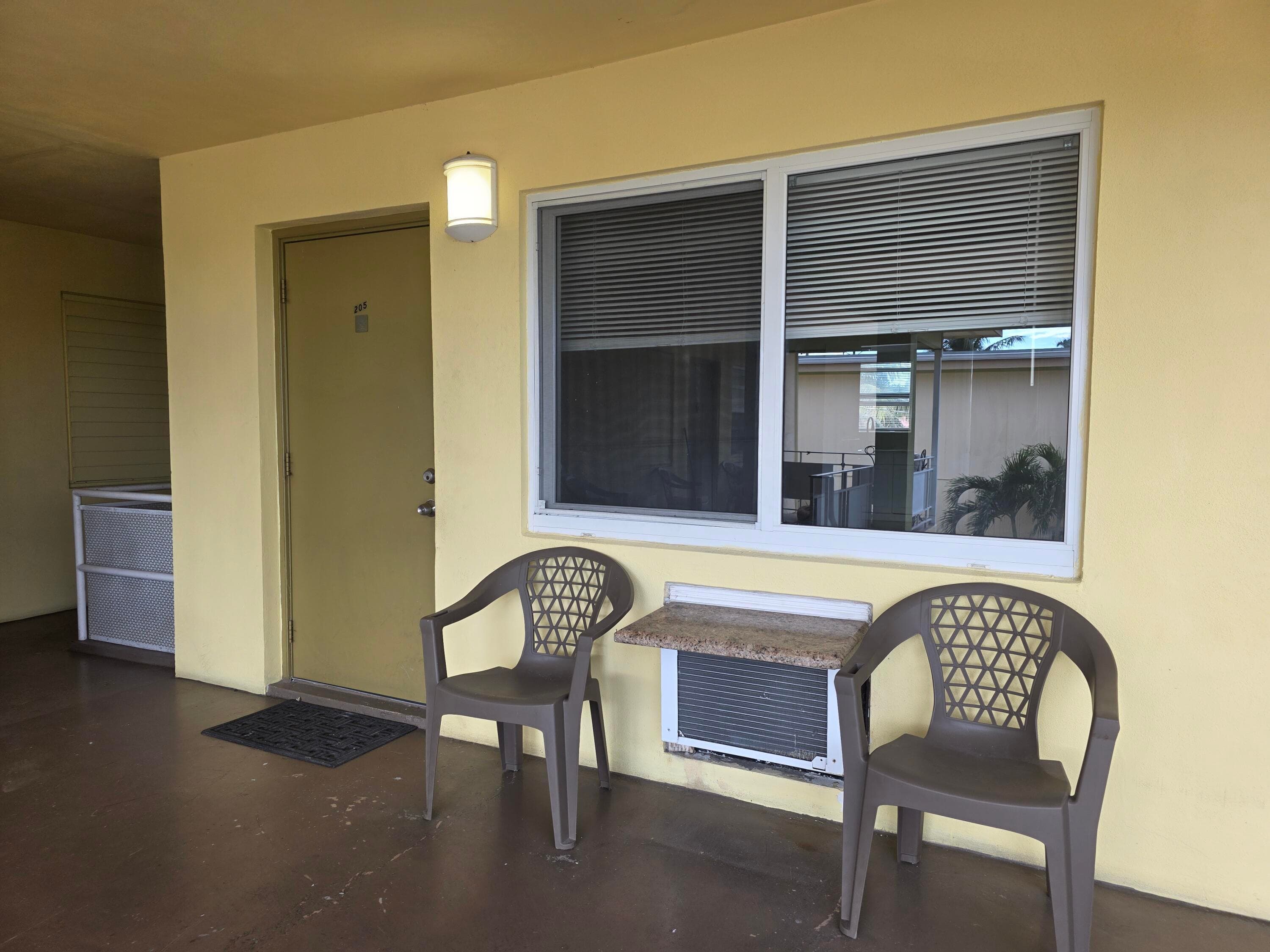 911 N Federal Highway 205, Lake Worth Beach, FL 33460 — photo 3 of 11