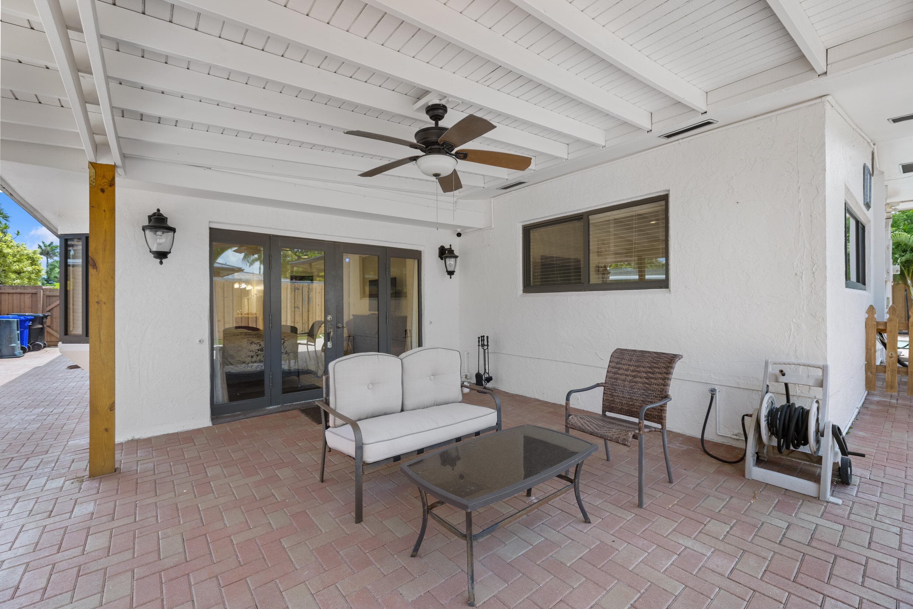 3211 Seaward Drive, Lauderdale-By-The-Sea, FL 33062 — photo 9 of 25