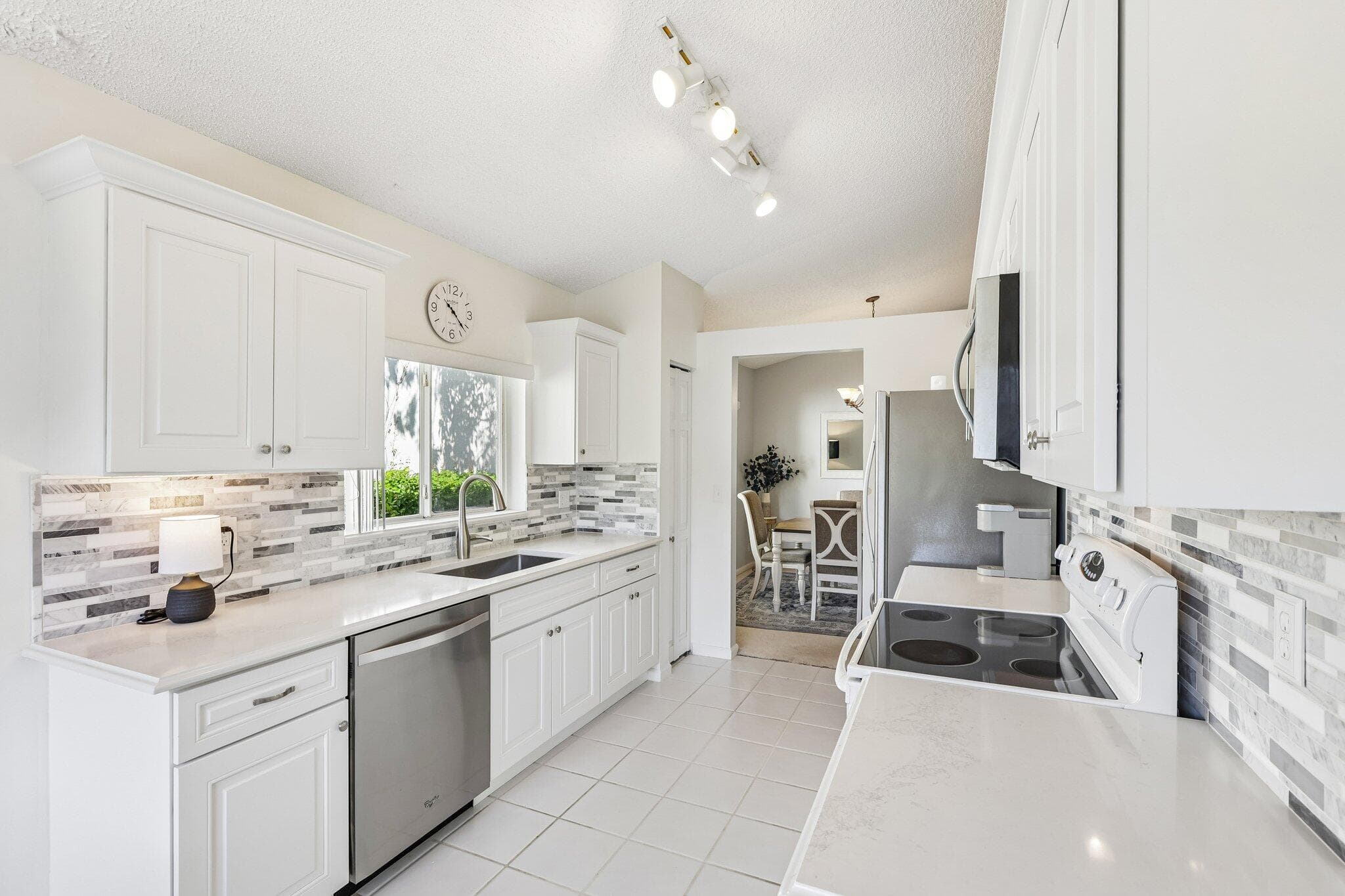 1110 NW 105th Way, Plantation, FL 33322 — photo 17 of 47