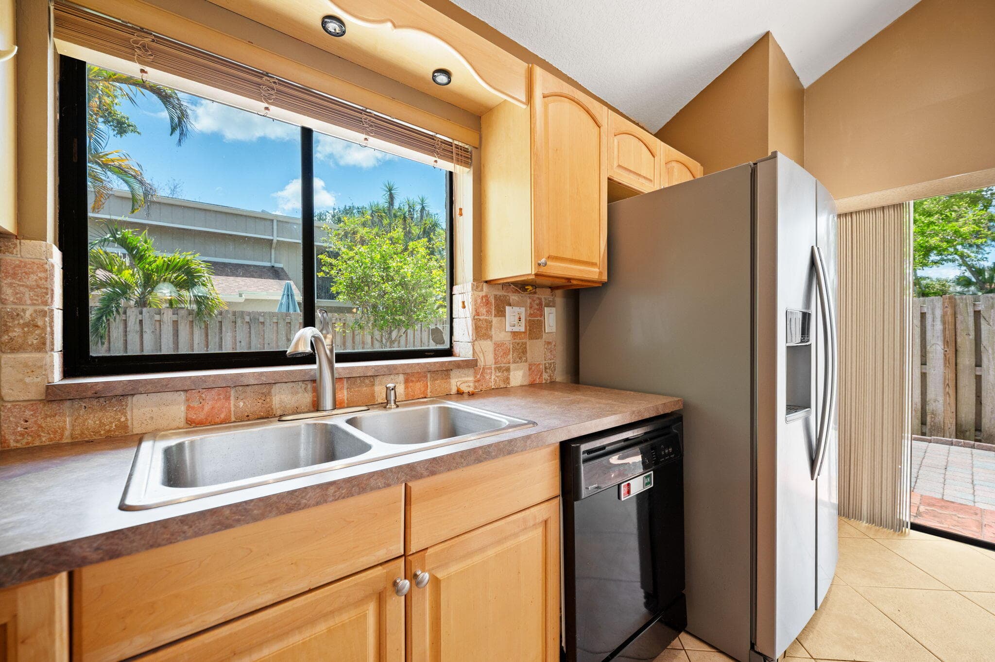620 Commodore Drive, Plantation, FL 33325 — photo 14 of 36