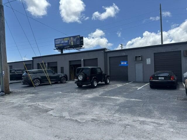822 NW 45th Street 822, Oakland Park, FL 33309 — photo 1 of 6