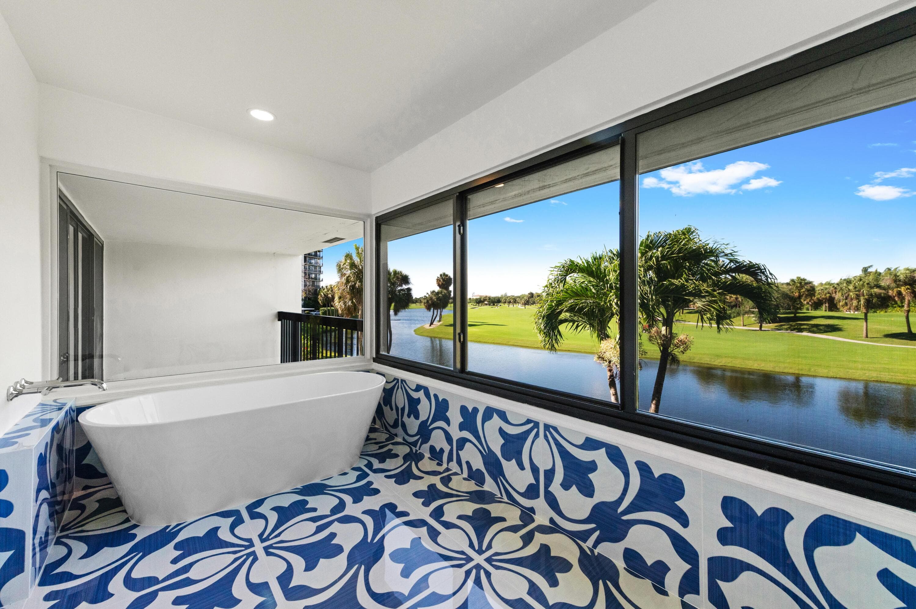 2435 Presidential Way H, West Palm Beach, FL 33401 — photo 30 of 76