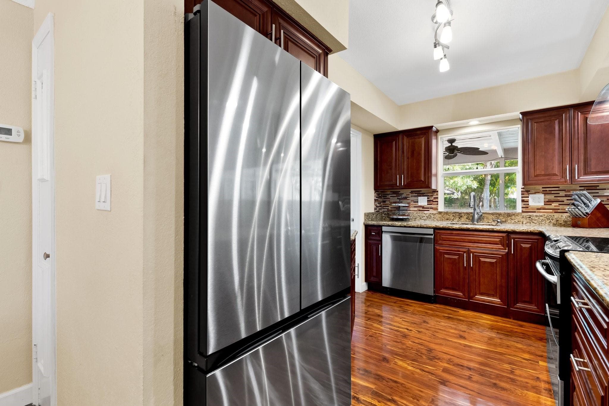 806 SE 9th Avenue, Deerfield Beach, FL 33441 — photo 11 of 25