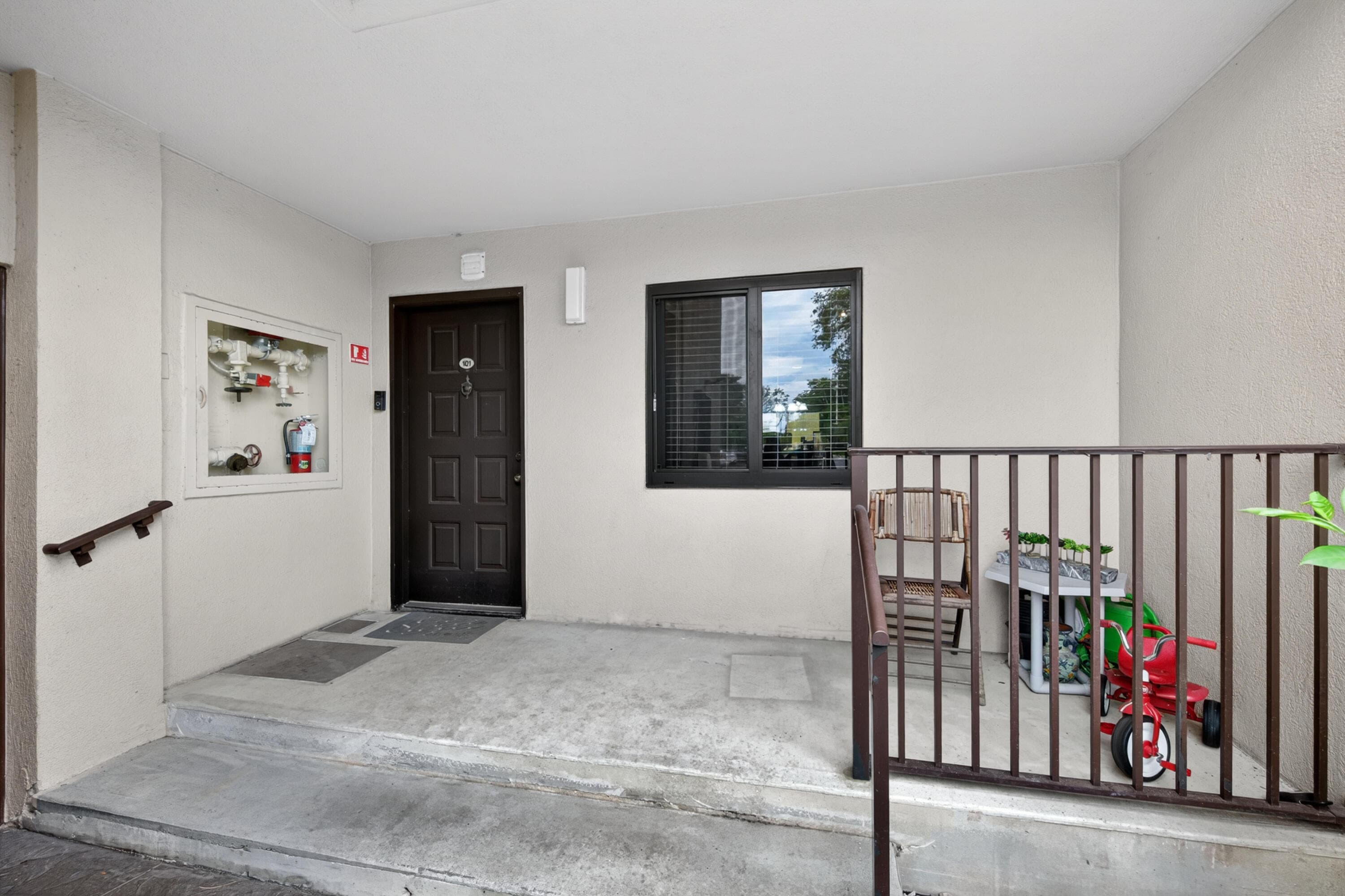 2200 S Cypress Bend Drive 101, Pompano Beach, FL 33069 — photo 4 of 59
