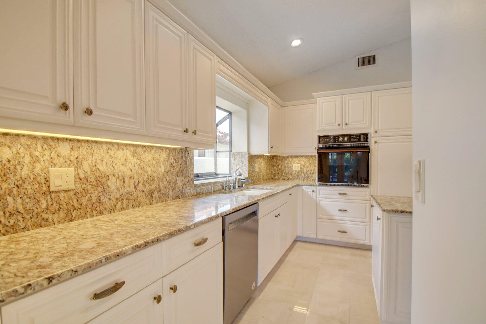 22595 Esplanada Circle W, Boca Raton, FL 33433 — photo 15 of 50