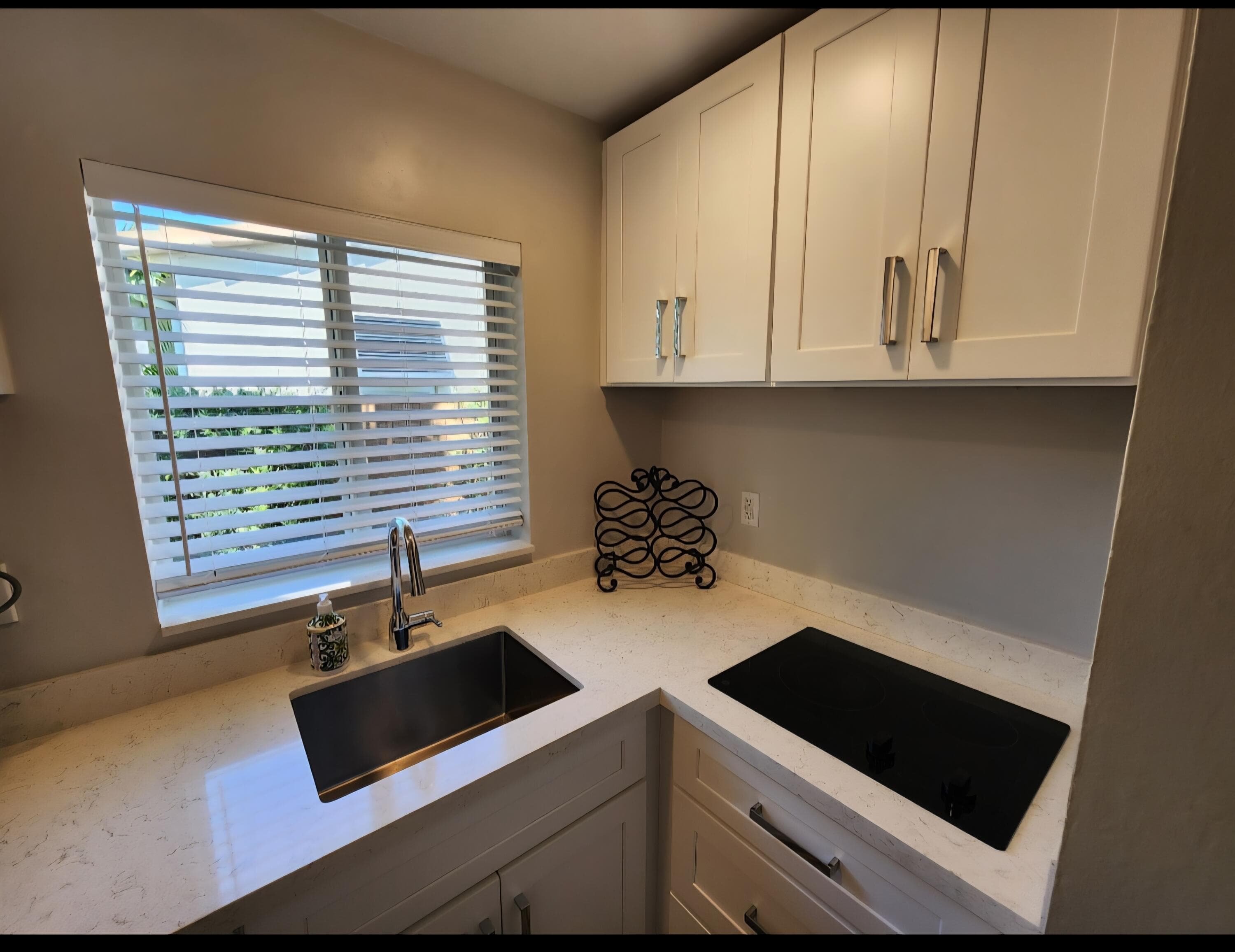 1207 NE 12th Avenue, Fort Lauderdale, FL 33304 — photo 43 of 59