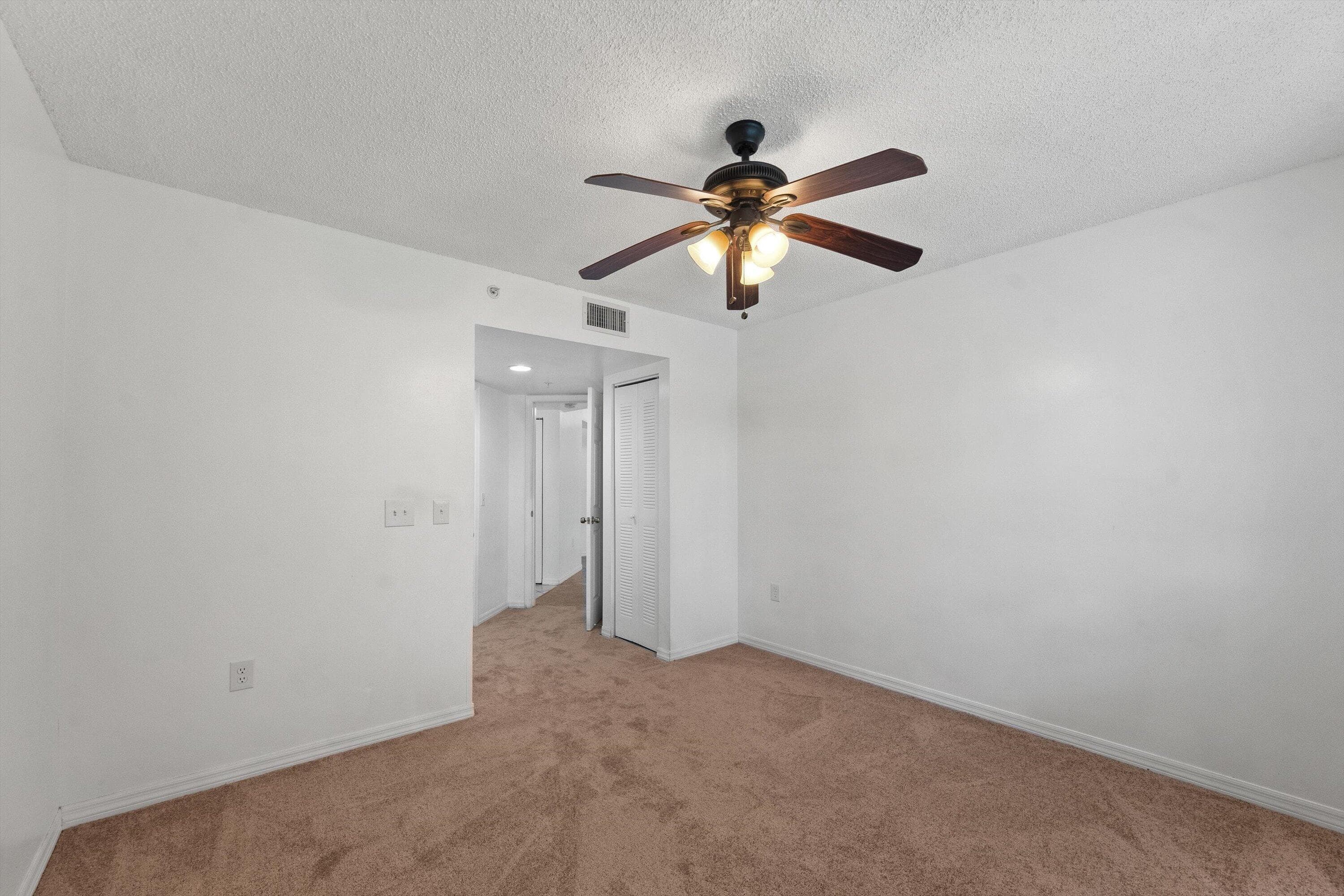 4159 N Haverhill Road 1307, West Palm Beach, FL 33417 — photo 17 of 29