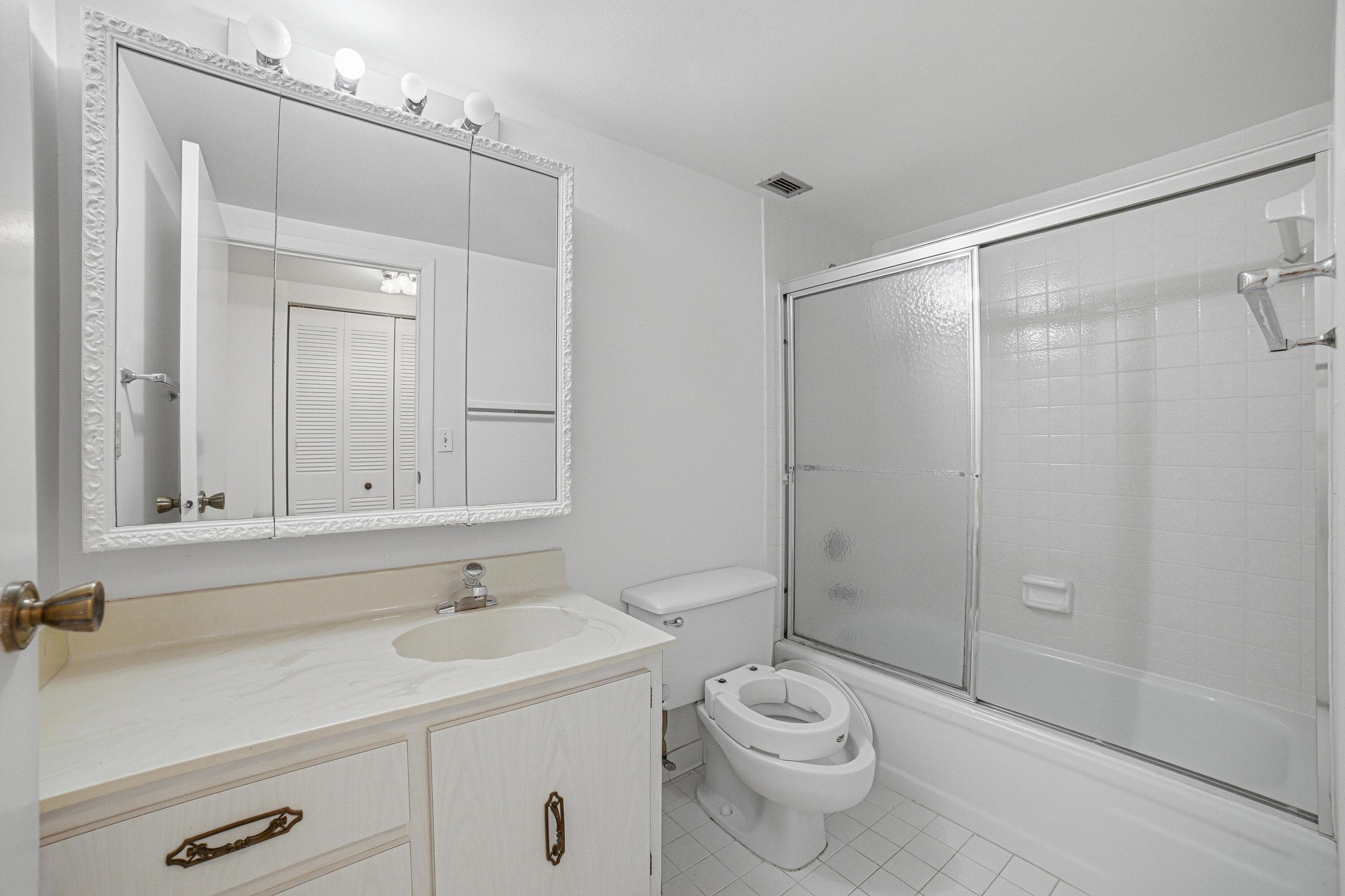 600 Three Islands Boulevard 121, Hallandale Beach, FL 33009 — photo 4 of 46