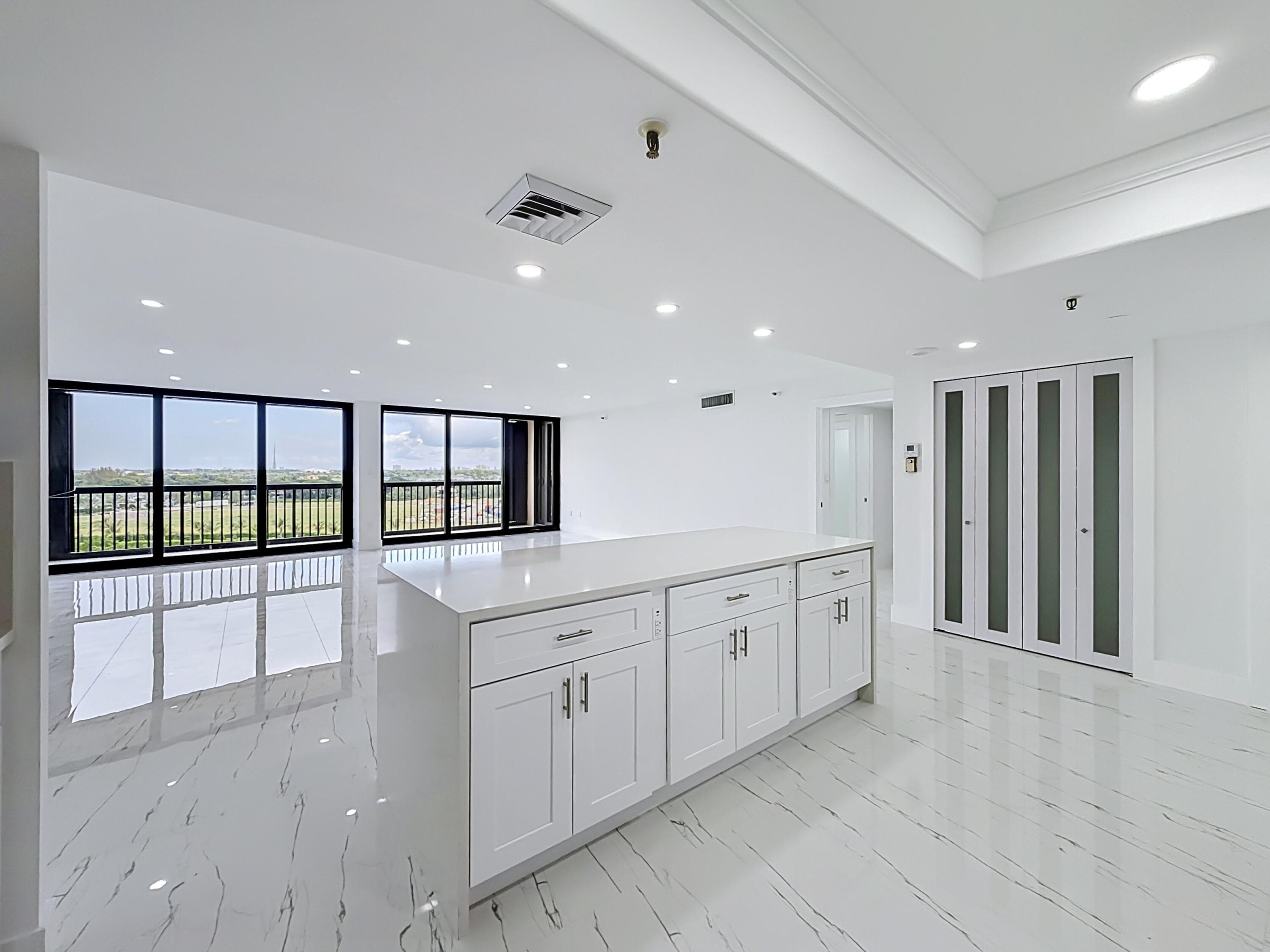 2480 Presidential Way 902, West Palm Beach, FL 33401 — photo 2 of 45