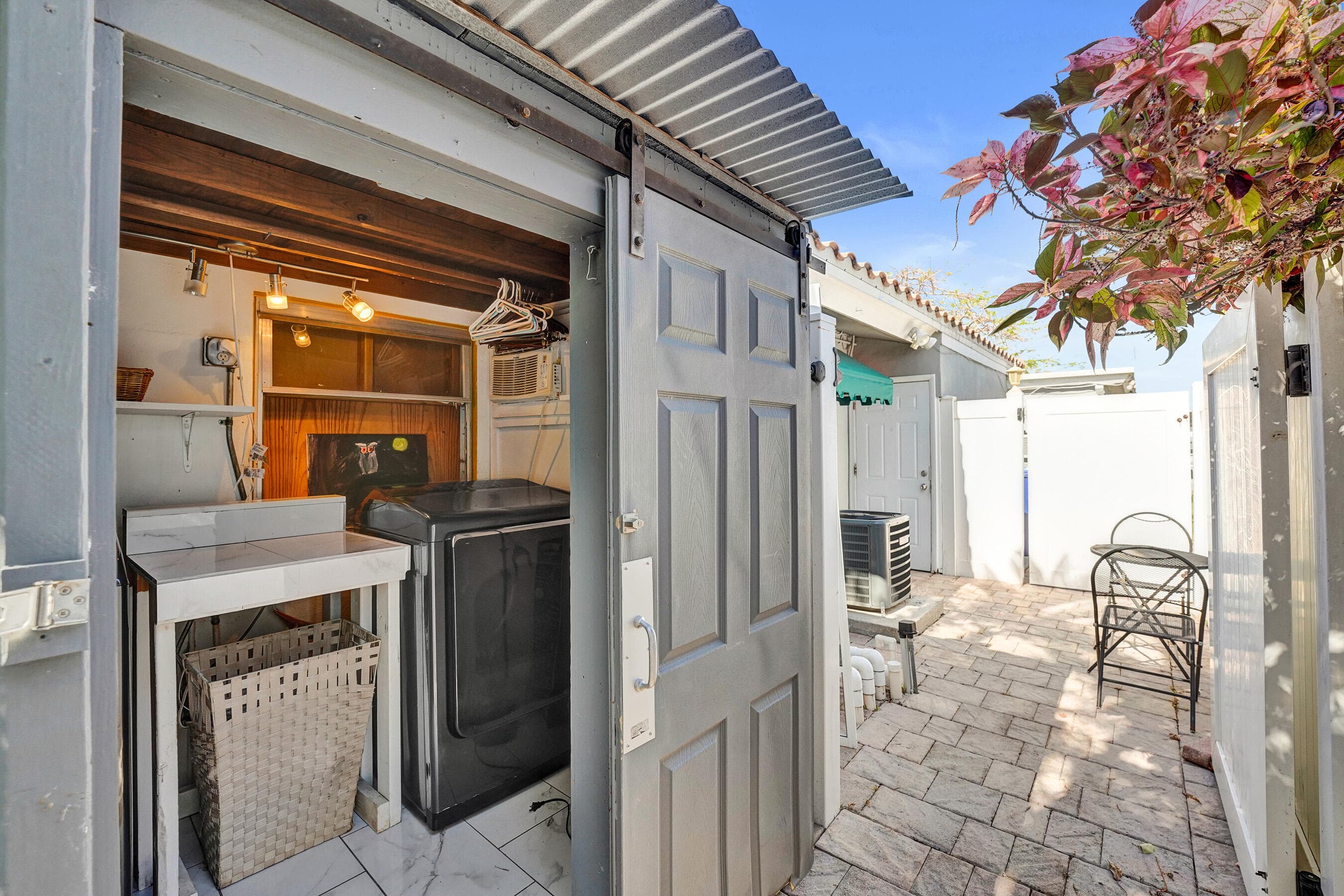 1036 NE 9th Avenue, Fort Lauderdale, FL 33304 — photo 53 of 87