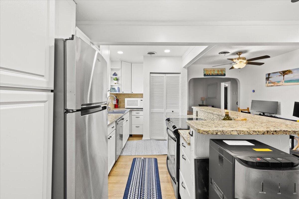 915 N K Street, Lake Worth Beach, FL 33460 — photo 10 of 39