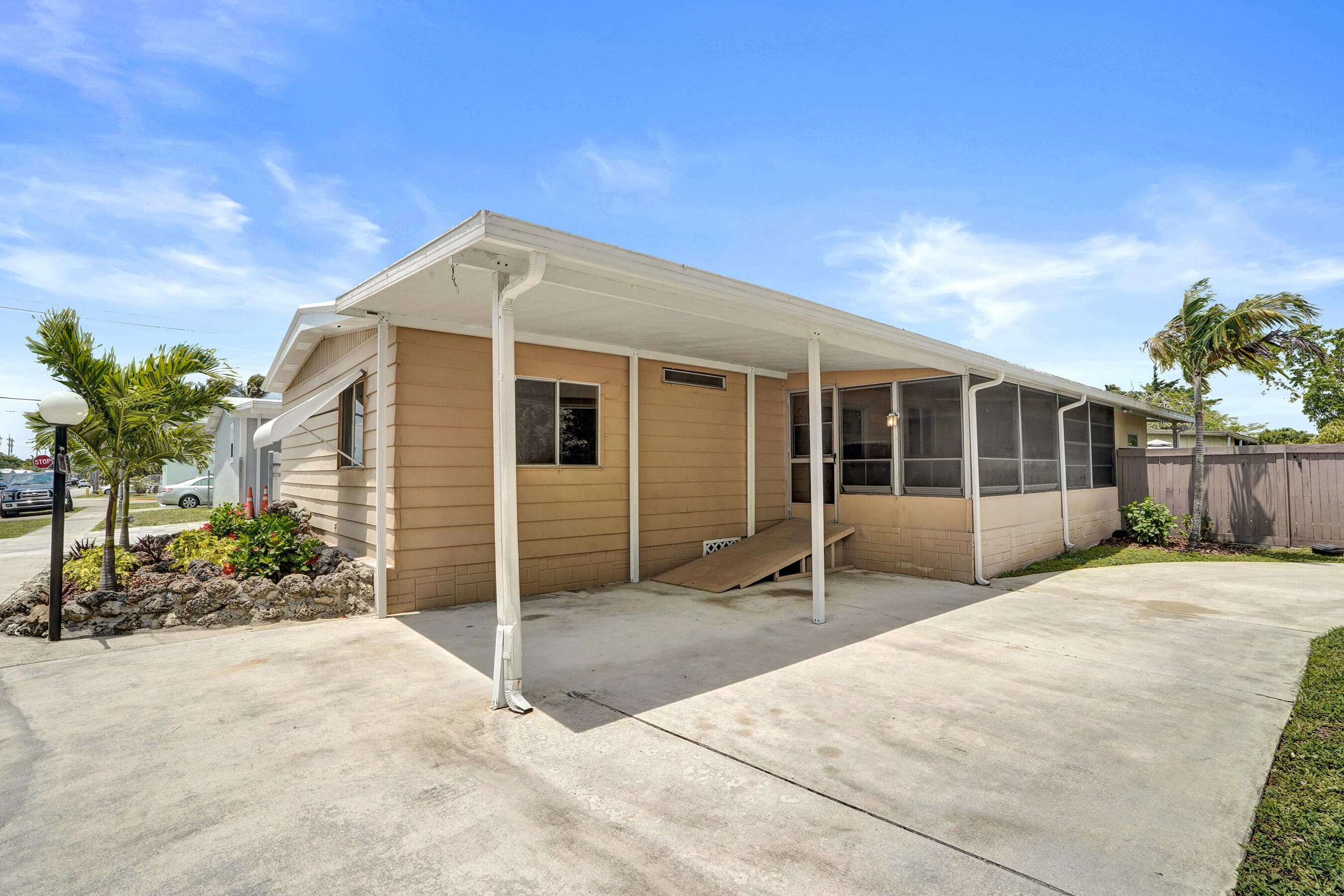21411 NW 3rd Street, Pembroke Pines, FL 33029 — photo 5 of 52