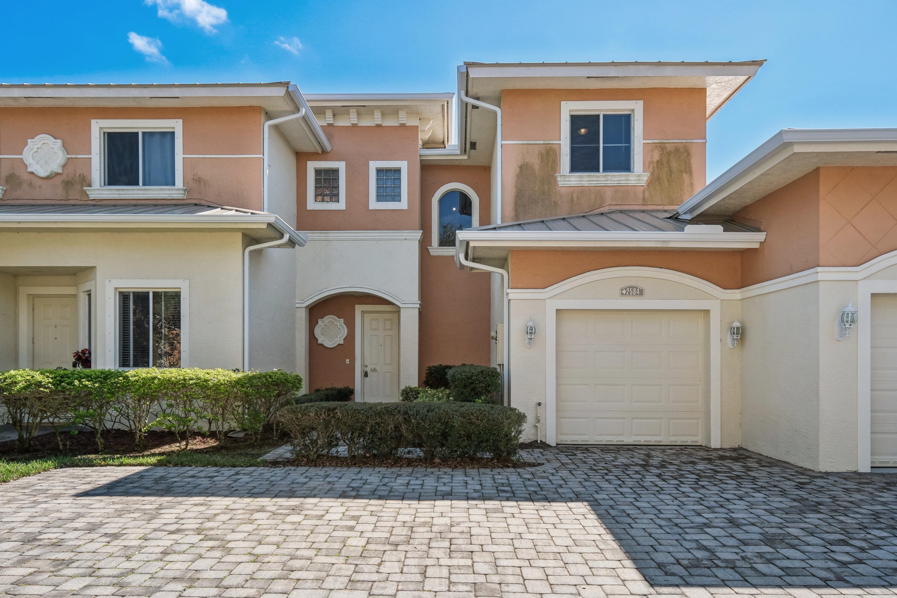 2584 SW Stockbridge Sq Square SW, Vero Beach, FL 32962 — photo 1 of 59