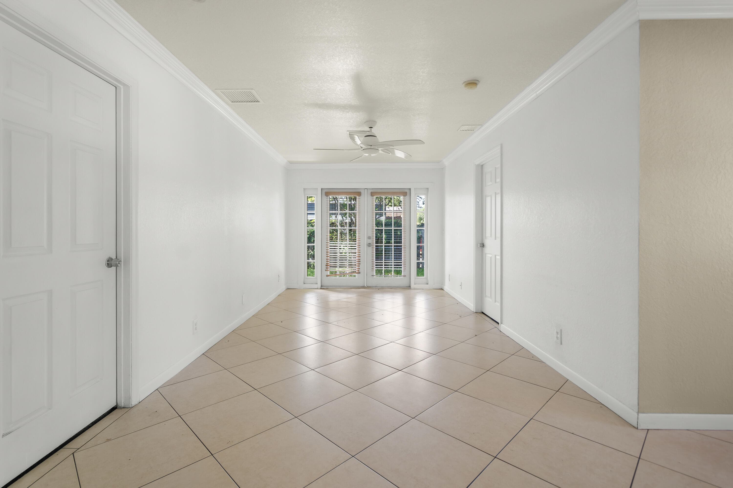2241 NW 3rd Street, Pompano Beach, FL 33069 — photo 11 of 27