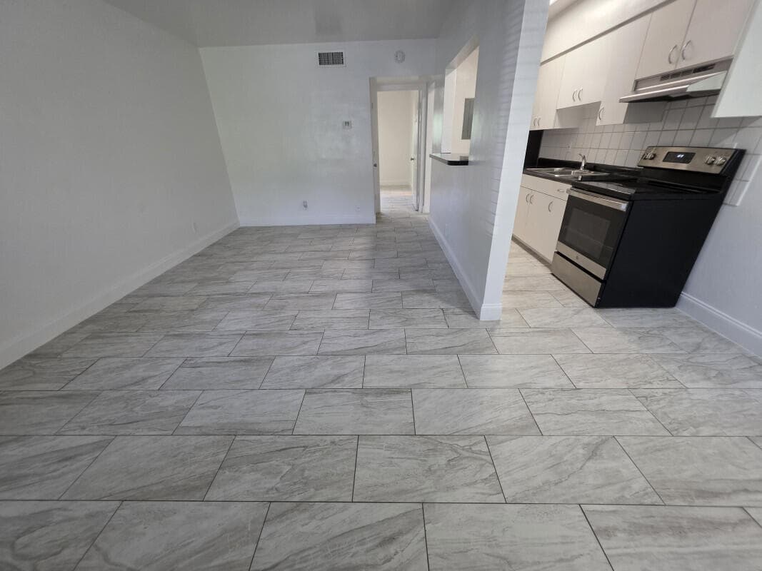 100 SW 9th Street 103, Fort Lauderdale, FL 33315 — photo 2 of 7