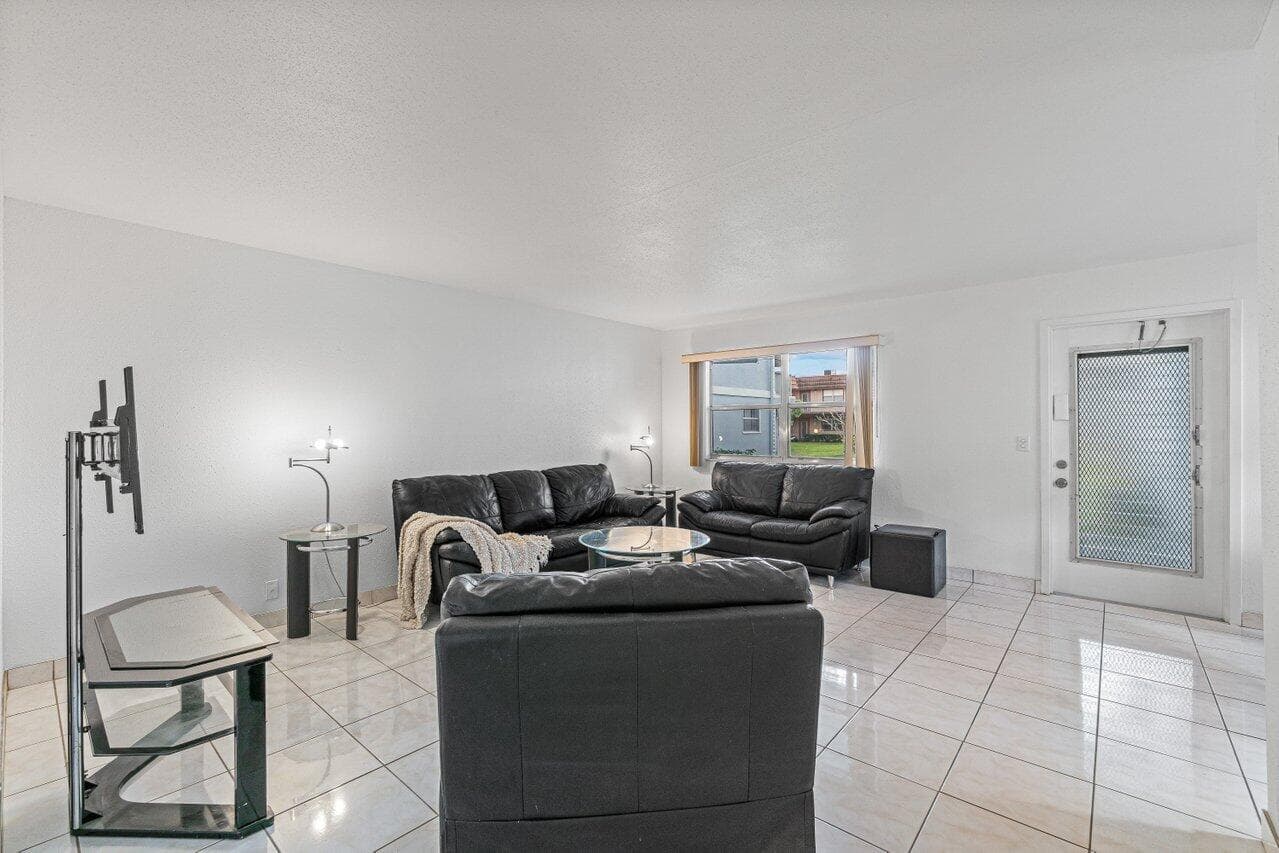 260 Brittany F, Delray Beach, FL 33446 — photo 8 of 24