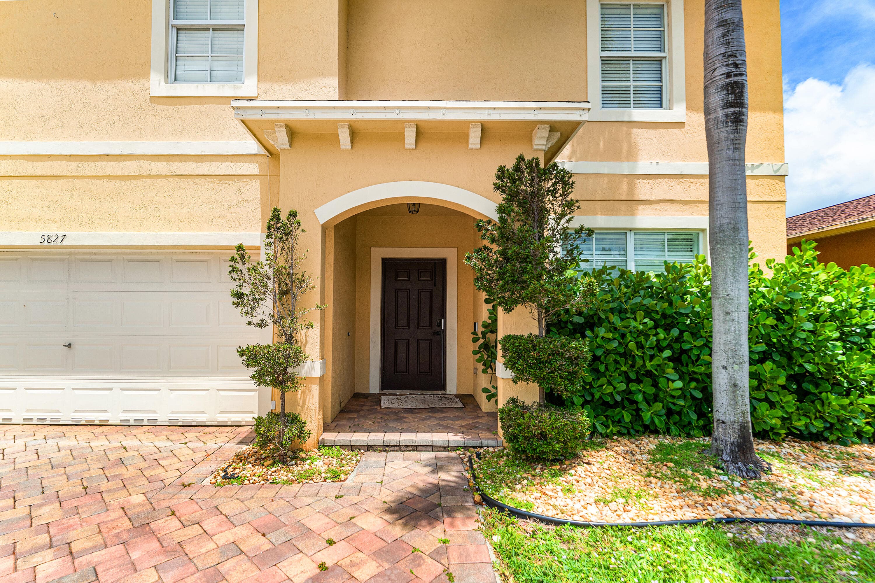 5827 Gypsum Place, West Palm Beach, FL 33413 — photo 4 of 28