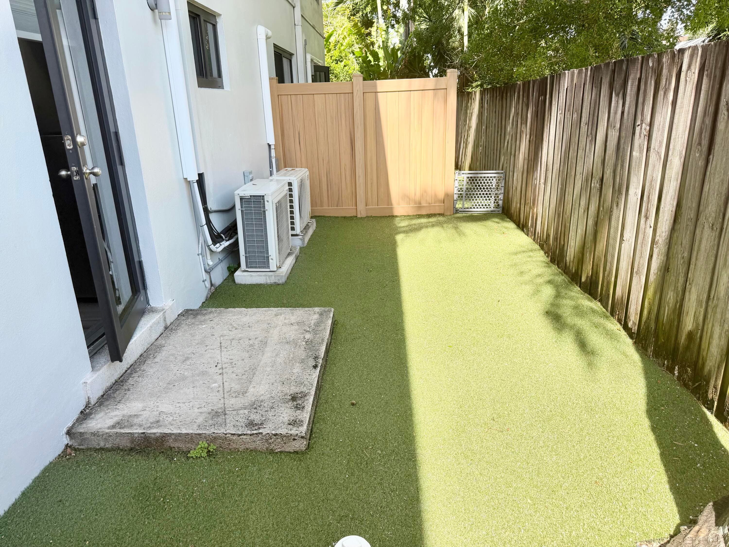 821 N Victoria Park Road 3, Fort Lauderdale, FL 33304 — photo 2 of 13