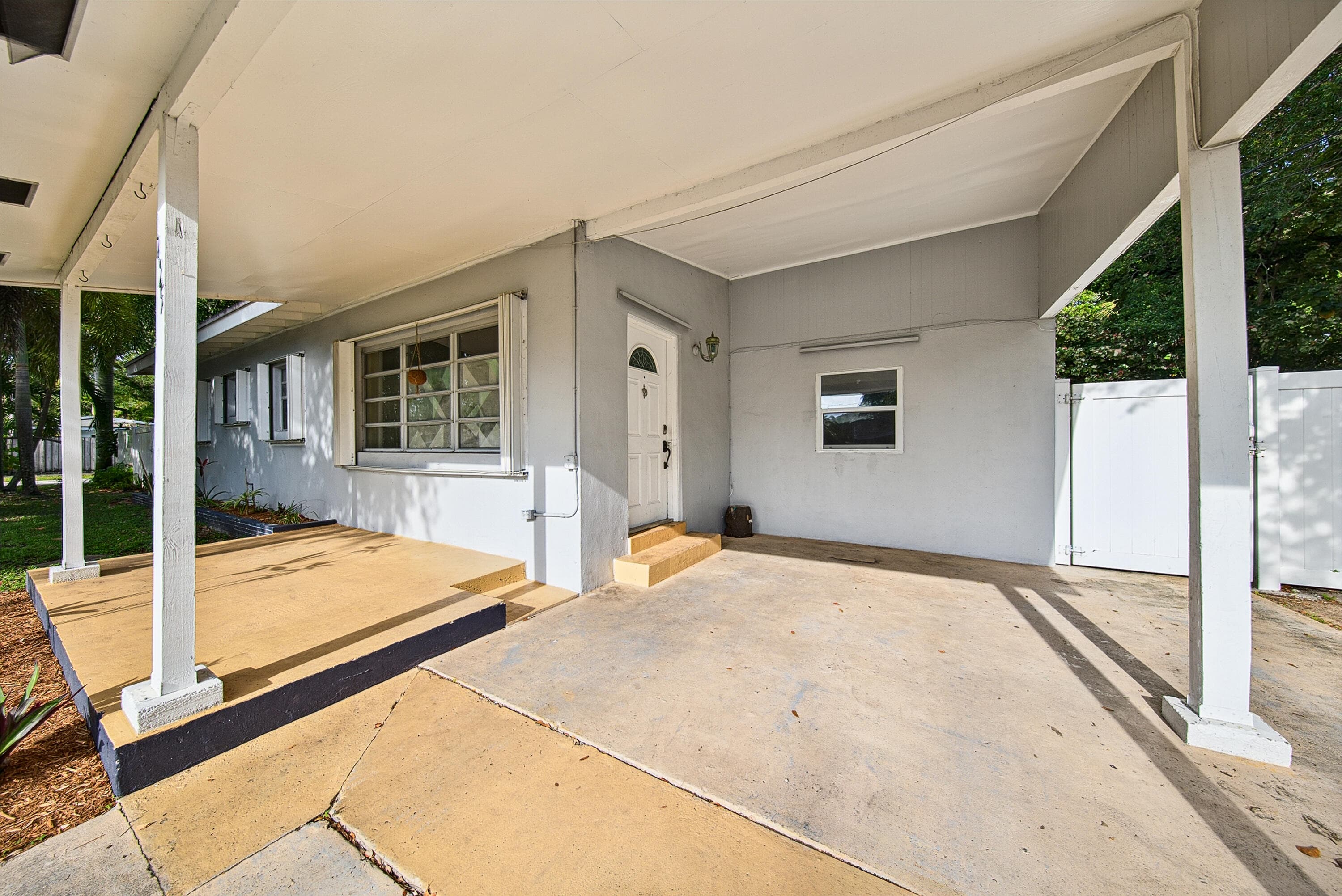 1425 SW 19th Avenue, Fort Lauderdale, FL 33312 — photo 2 of 43