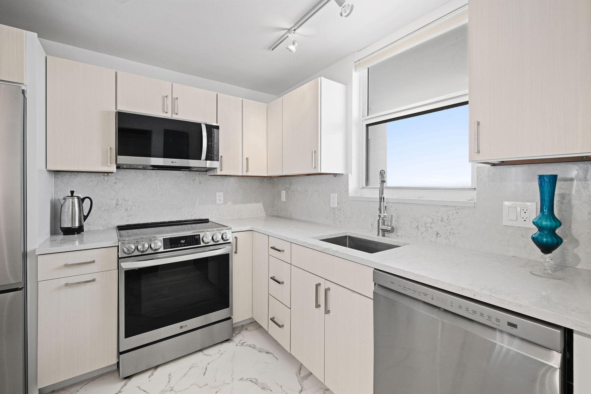 3100 NE 49 Street Street NE 1110, Fort Lauderdale, FL 33308 — photo 19 of 65