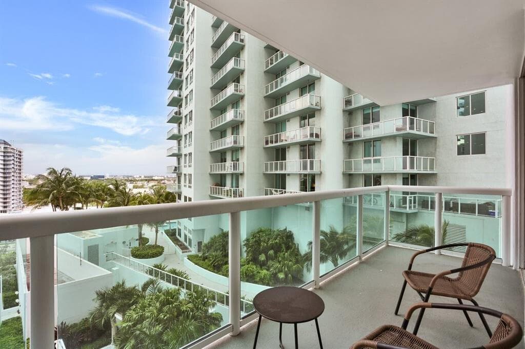 1800 N Bayshore Drive 1610, Miami, FL 33132 — photo 3 of 31