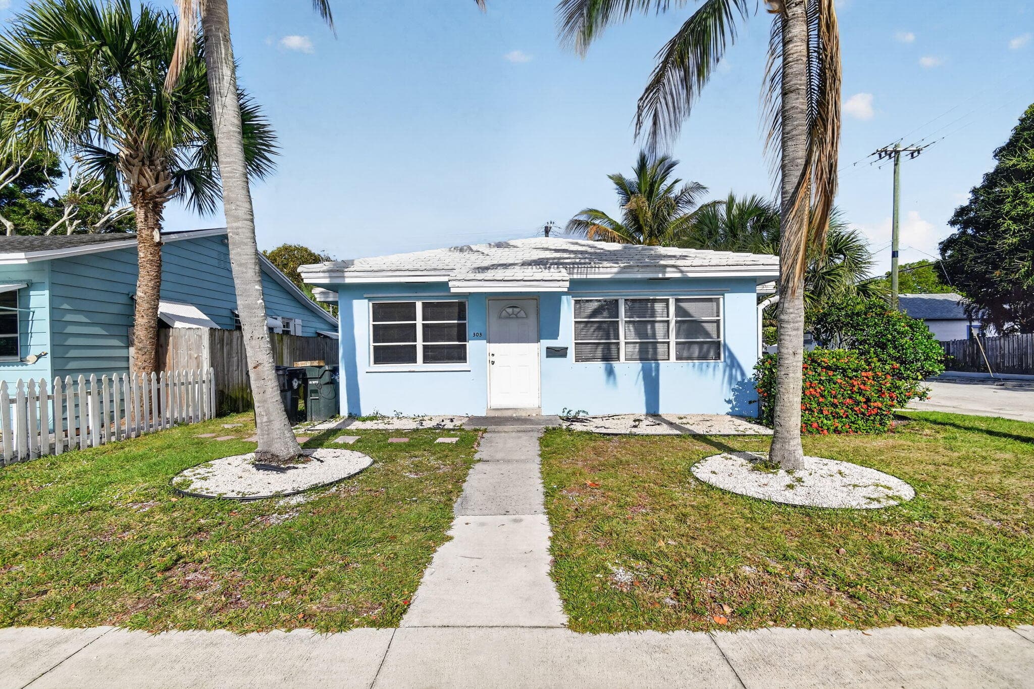 301 S L Street, Lake Worth Beach, FL 33460 — photo 2 of 35