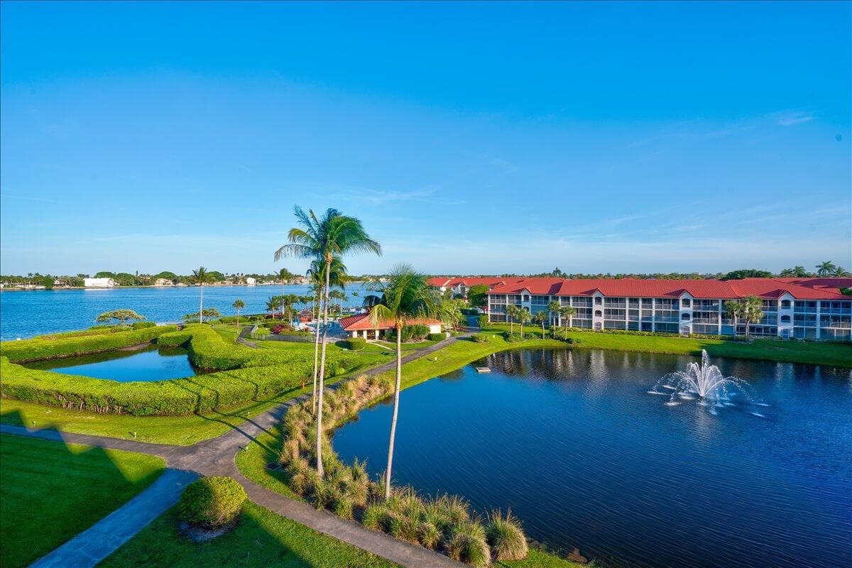 7030 Half Moon Circle 515, Hypoluxo, FL 33462 — photo 1 of 58