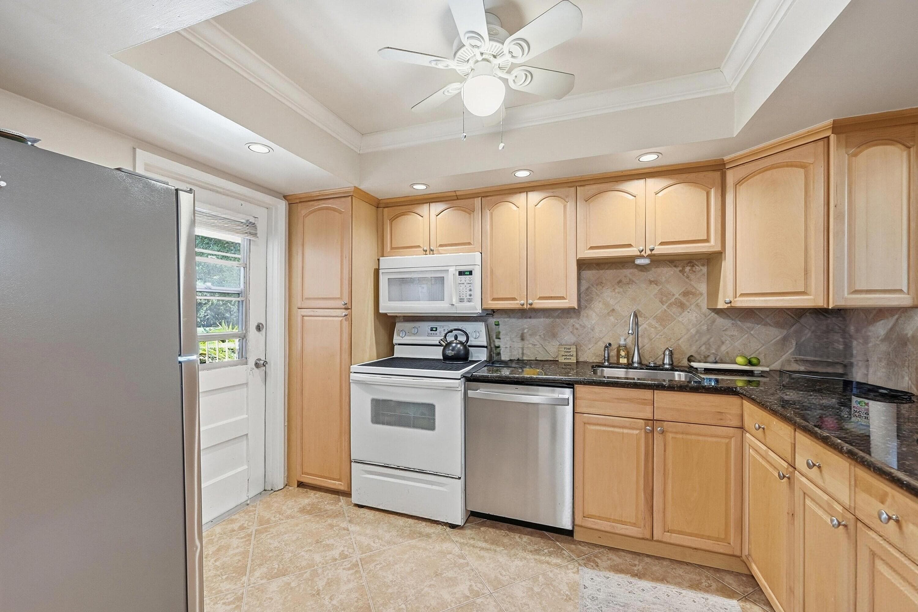 2601 S Course Drive 202, Pompano Beach, FL 33069 — photo 6 of 12