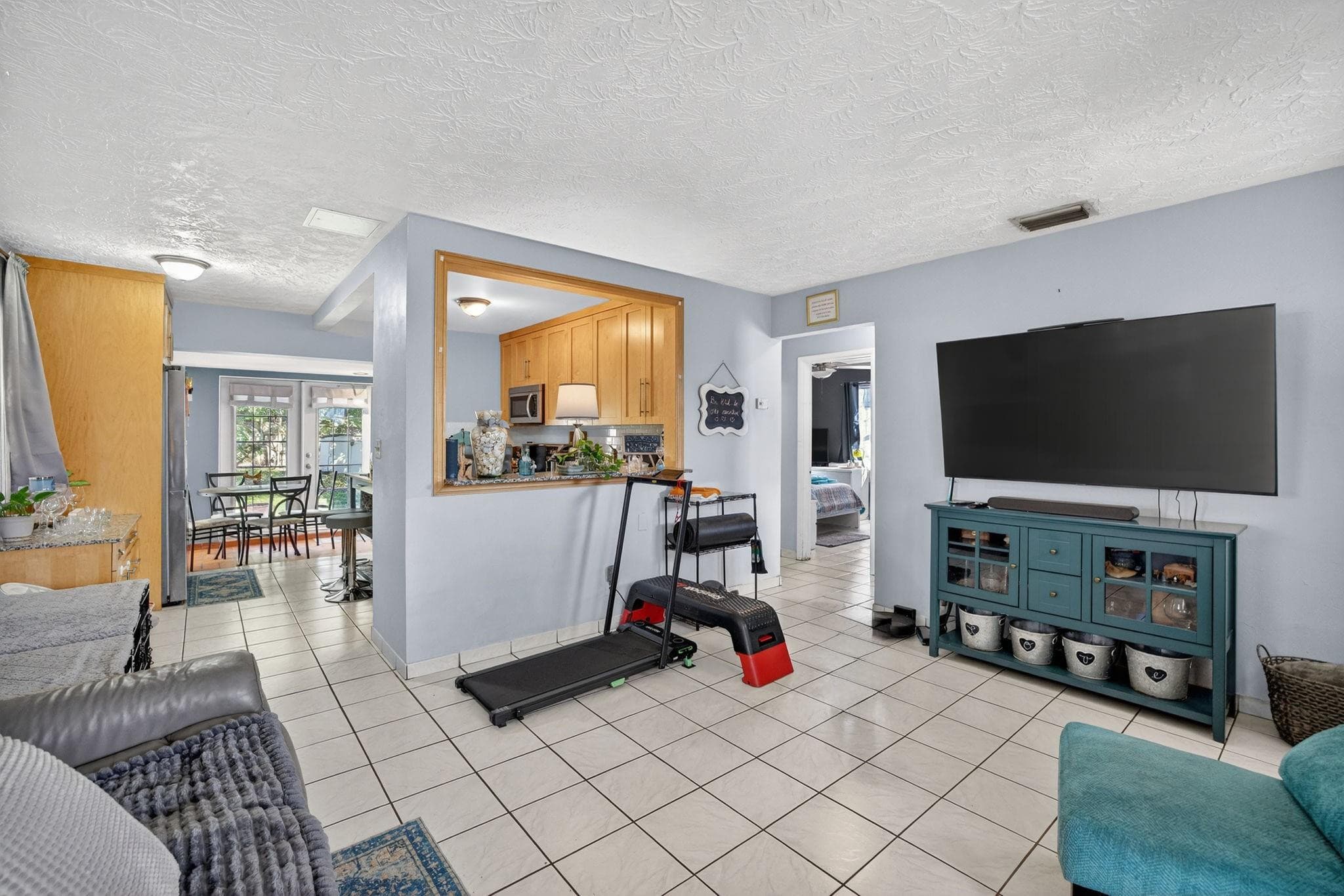 131 SW 7th Terrace, Hallandale Beach, FL 33009 — photo 14 of 59