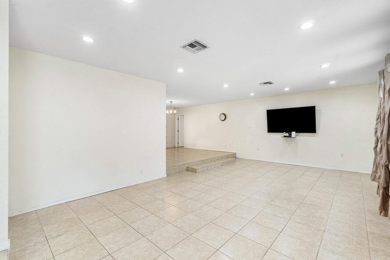 5313 Colbright Road, Lake Worth, FL 33467 — photo 12 of 70