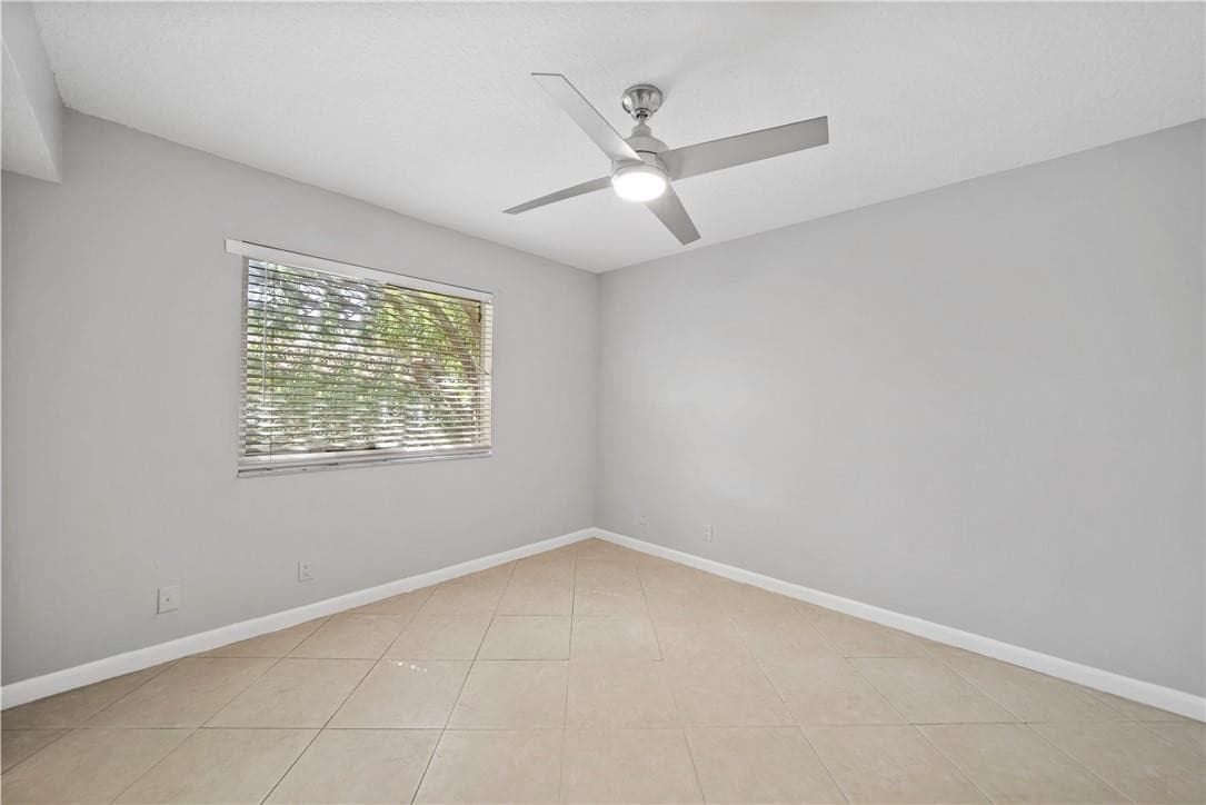 503 Gardens Drive 202, Pompano Beach, FL 33069 — photo 16 of 35